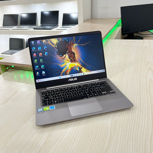 Mini Gamer Asus Zenbook 14- Core i7-8ème Génération - GeForce MX130 2Go dédiée - 08Go DDR4 - 128Go SSD & 1 Téra HDD - 14" FHD