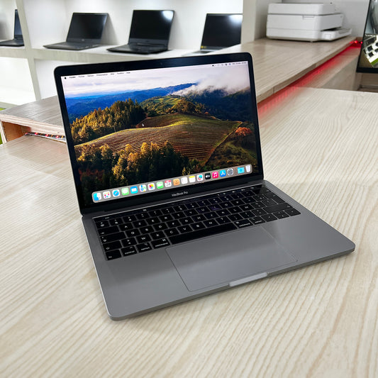 MacBook Pro année 2018 avec Touchbar - Core i5 - 08Go DDR3- 250Go SSD - 13,3" 2K 500 nits + True Tone