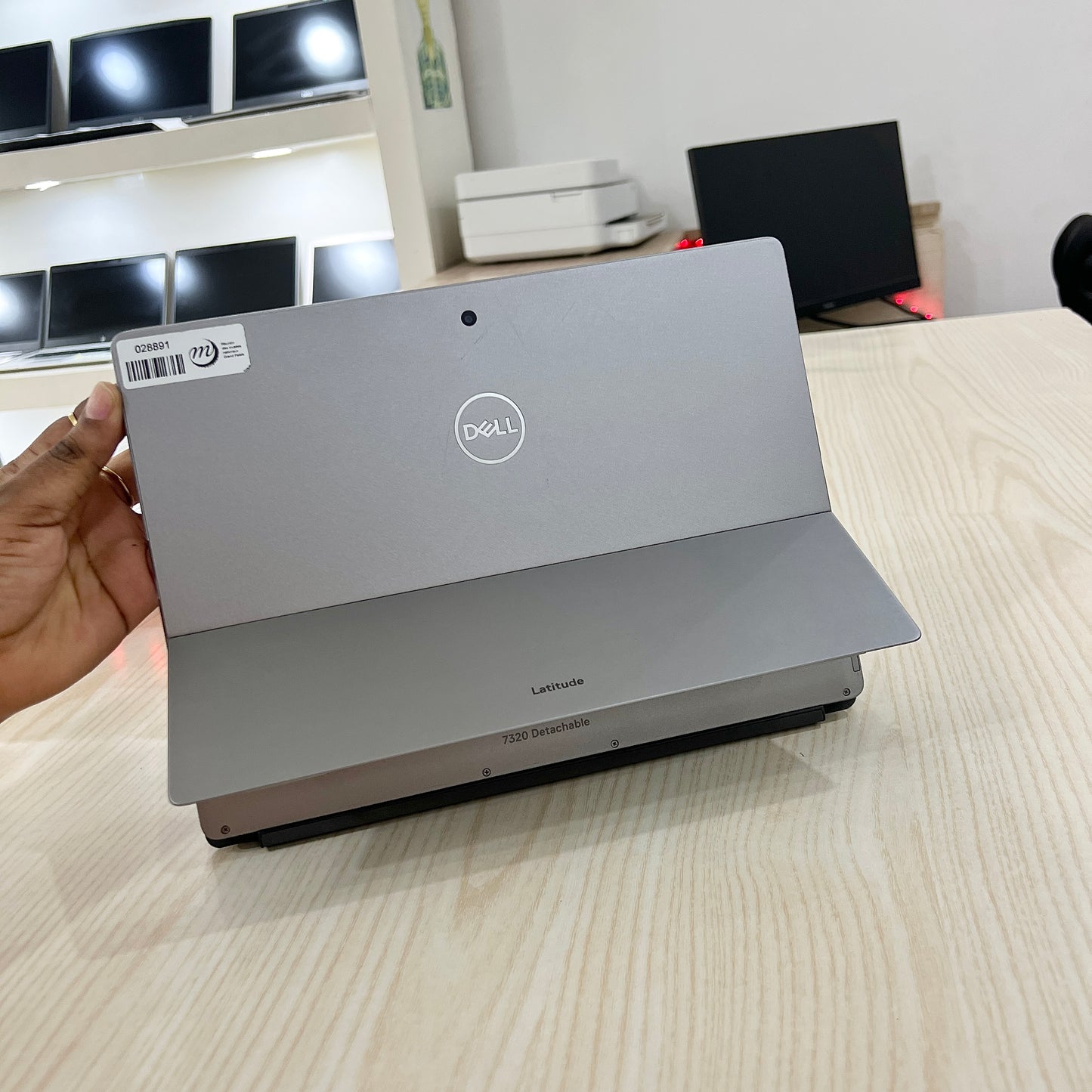 Dell latitude 7320 avec stylet 🖊️ - Core i5-11ème génération - 256Go SSD - 16Go DDR4 - 13,3" 2k tactile & détachable
