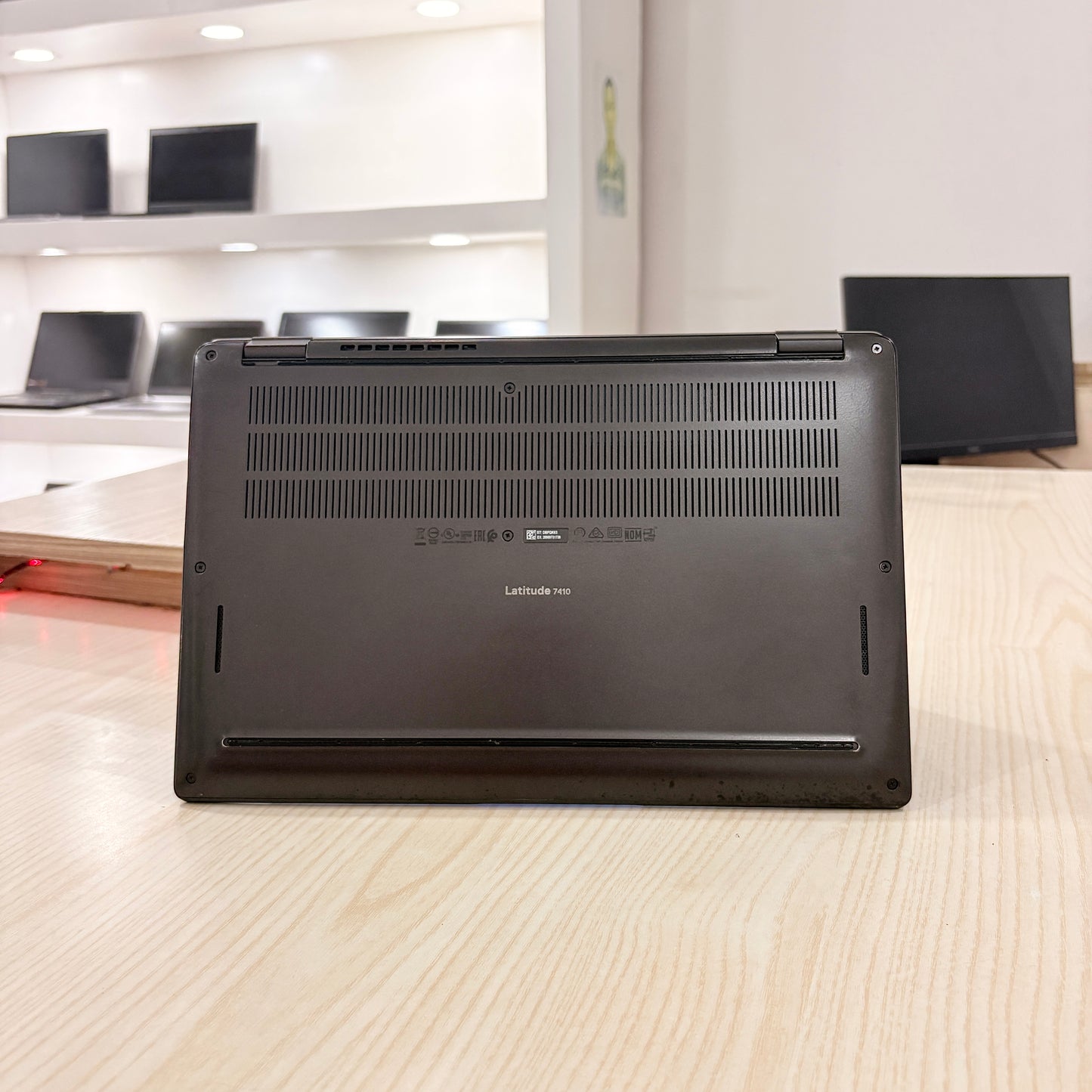 Dell latitude 7410- Core i7-10ème génération - 256Go SSD - 16Go DDR4 - 14" FHD