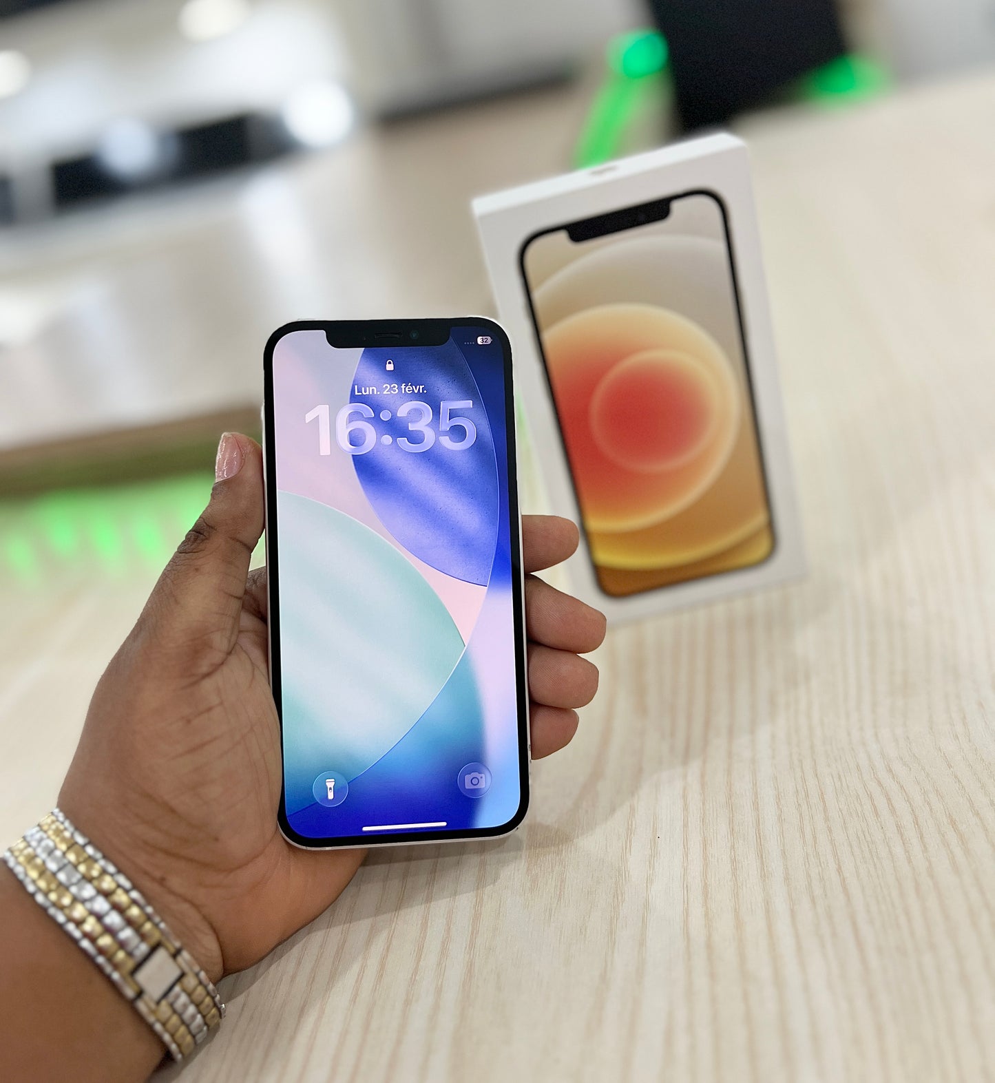 IPhone 12 simple - 128GB- couleur Blanche