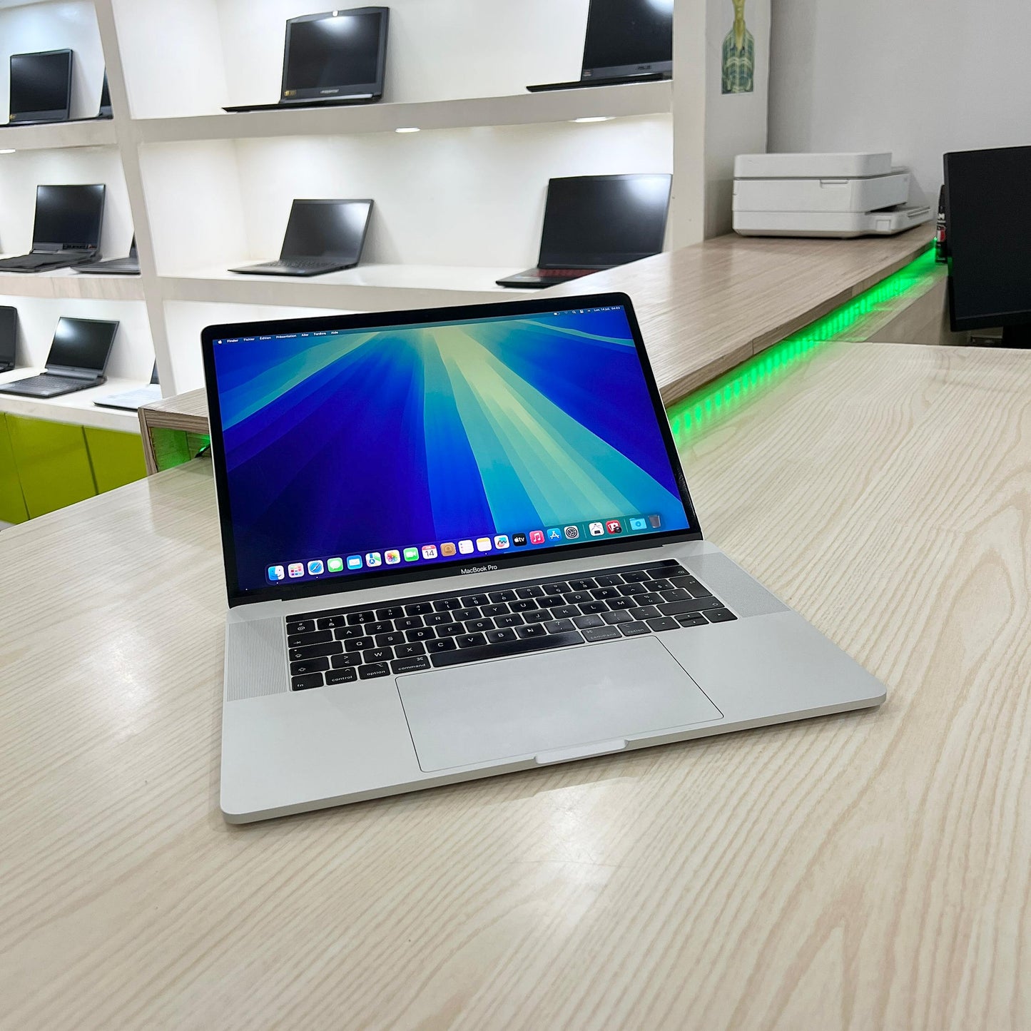 MacBook Pro 2018 - Core i9 - 32Go - 512Go SSD - 15,4" 3K - Touch Bar - Touch ID