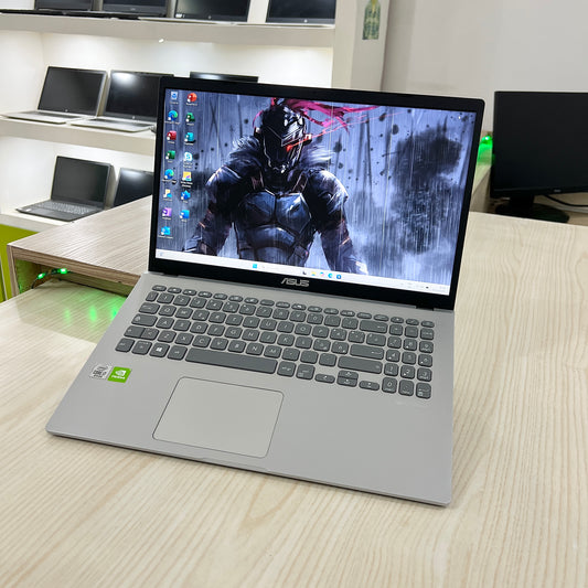 Mini Gamer Asus Vivobook - Core i7-10ème Génération - GeForce MX110 2Go dédiée - 08Go DDR4 - 256Go SSD - 15,6" FHD