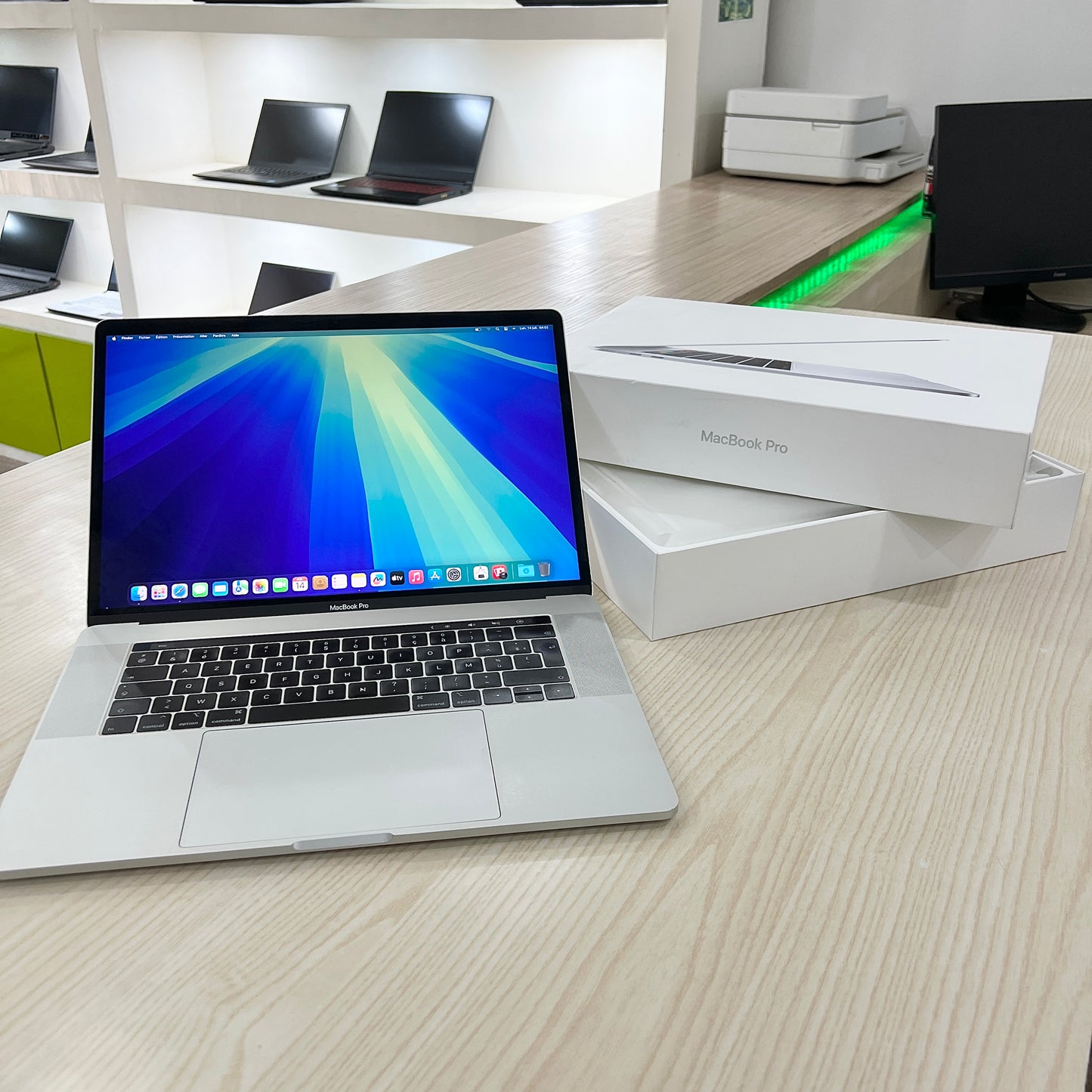 MacBook Pro 2018 - Core i9 - 32Go - 512Go SSD - 15,4" 3K - Touch Bar - Touch ID
