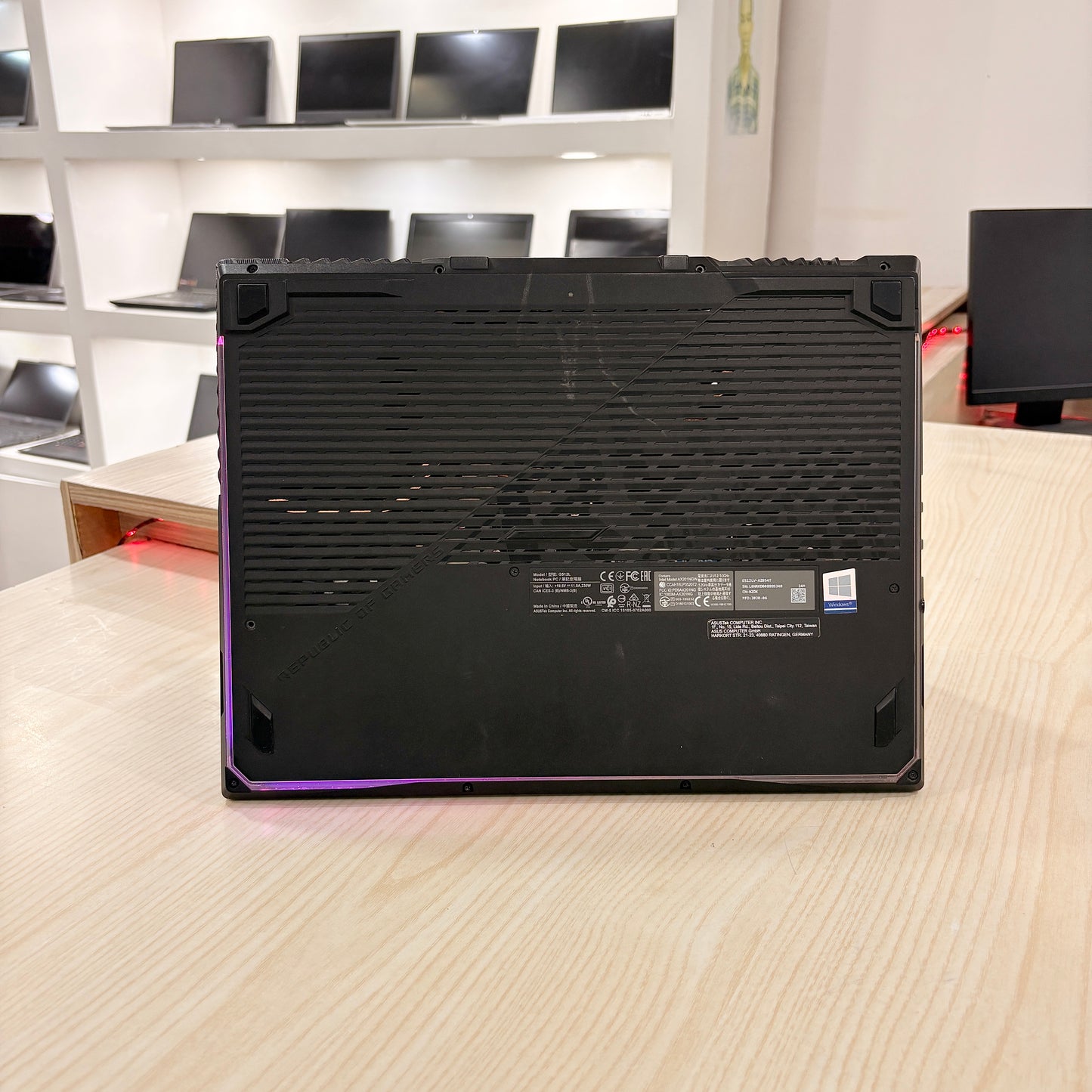 Asus Rog Strix G512LV- Core i7-10ème - NVIDIA GeForce RTX 2060 6Go dédiée - 16Go DDR4 - 512Go SSD - 15,6" FHD 240Hz