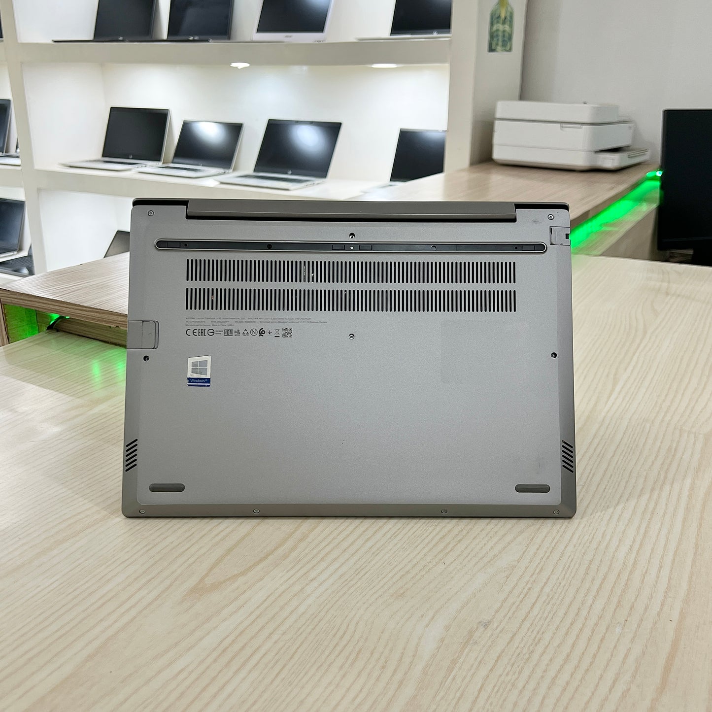 Lenovo thinkbook 20SL - core i5-10ème génération- 256Go SSD - 08Go DDR4 - 14" FHD