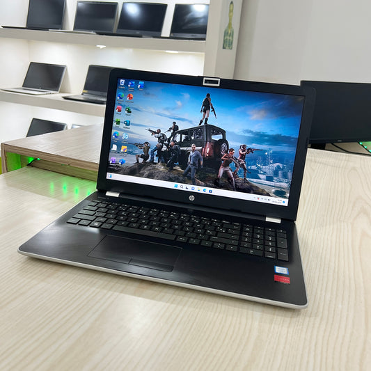 Mini Gamer Hp laptop 15-bs0xx- Core i5-7ème Génération - AMD Radeon R7 M340 4Go dédiée - 08Go DDR4 - 256Go SSD- 15,6"
