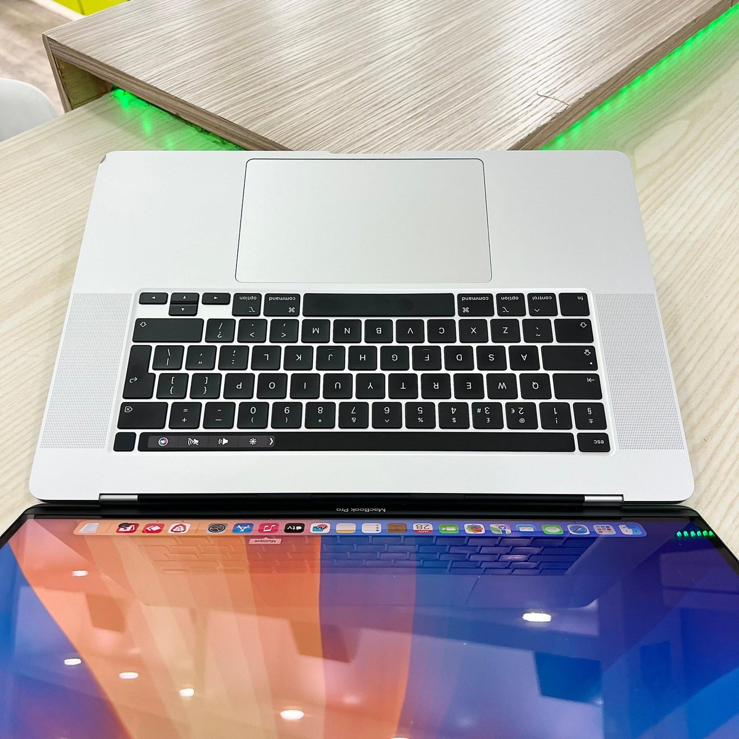 MacBook Pro 2019 - Core i9 - 16Go - 1 téra SSD - 16" 3K - Touch Bar - Touch ID