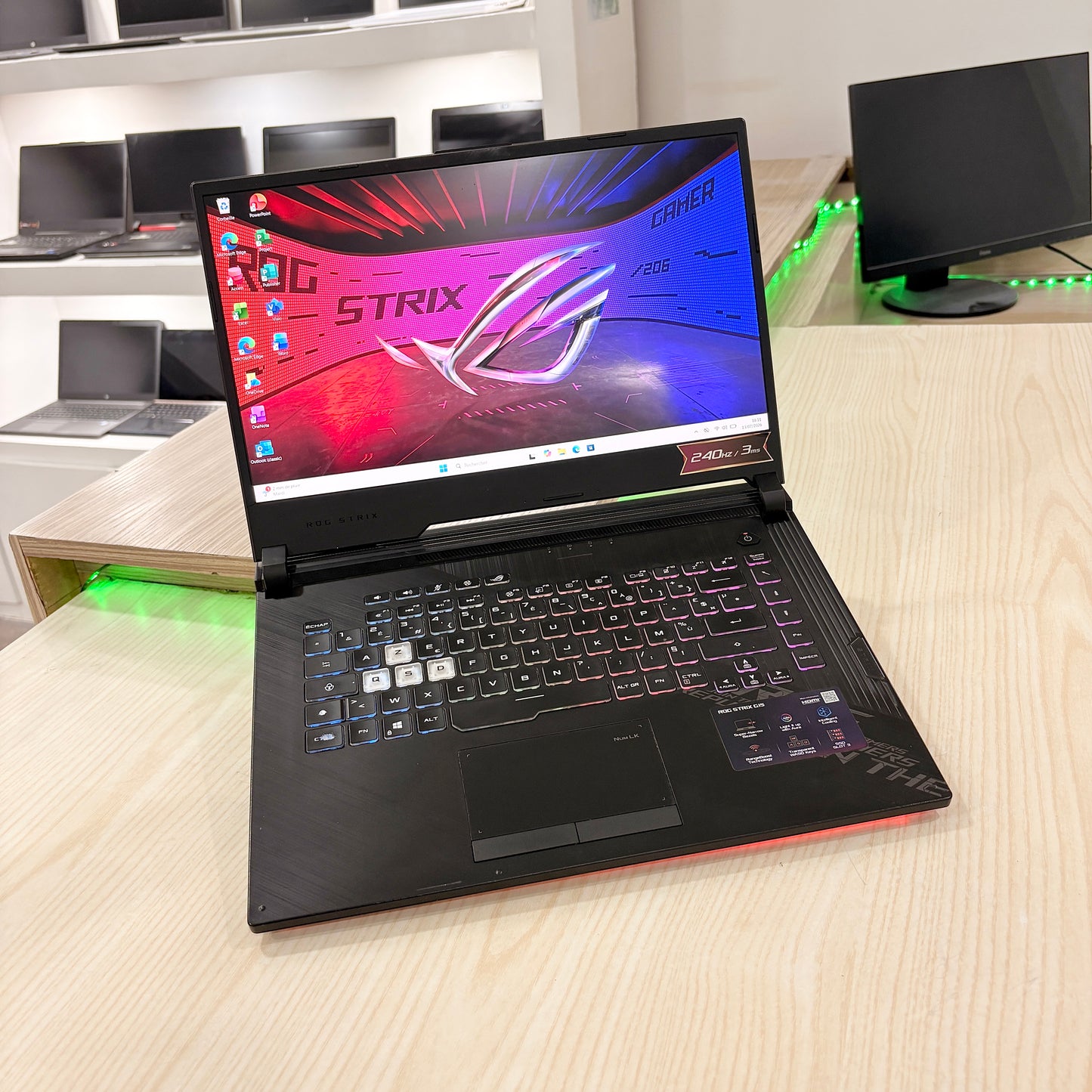 Asus Rog Strix G512LV- Core i7-10ème - NVIDIA GeForce RTX 2060 6Go dédiée - 16Go DDR4 - 512Go SSD - 15,6" FHD 240Hz