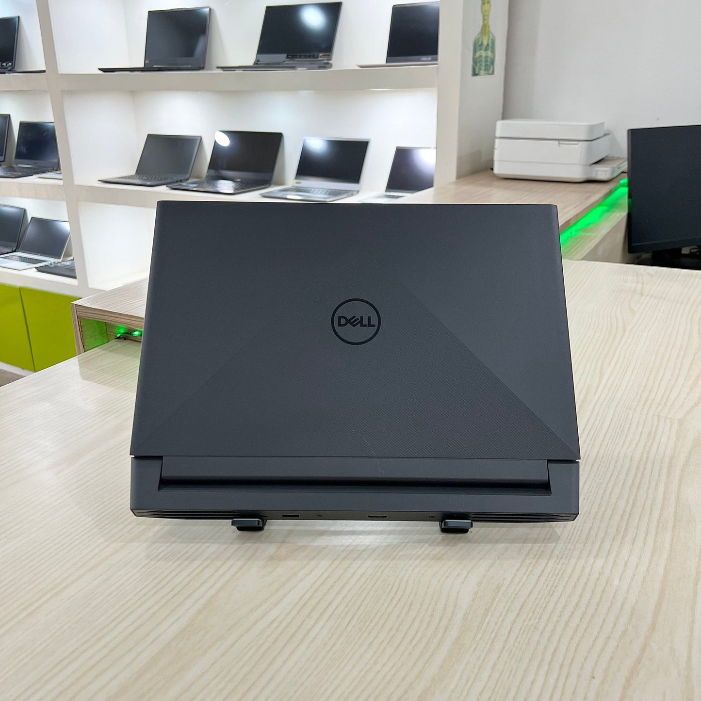 Gamer Dell G15 5511 Core i7 11ᵉ Génération, RTX 3060 6Go dédiée, 16Go DDR4, 512 SSD, 15,6" FHD 165Hz