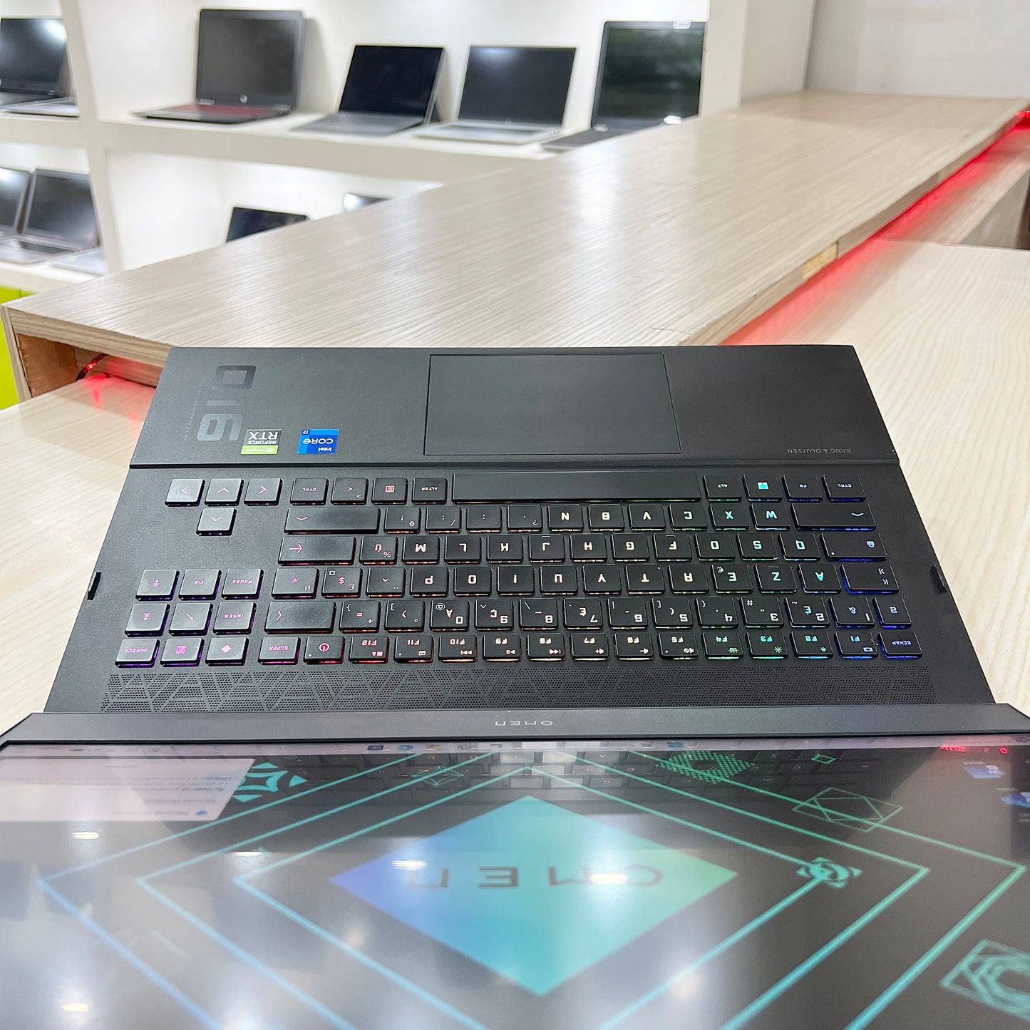 Gamer HP Omen laptop 16-b0xxx Core i7-11ème Génération - RTX 3070 8Go dédiée - 20Go DDR4 - 1 Téra SSD - 16" 144Hz