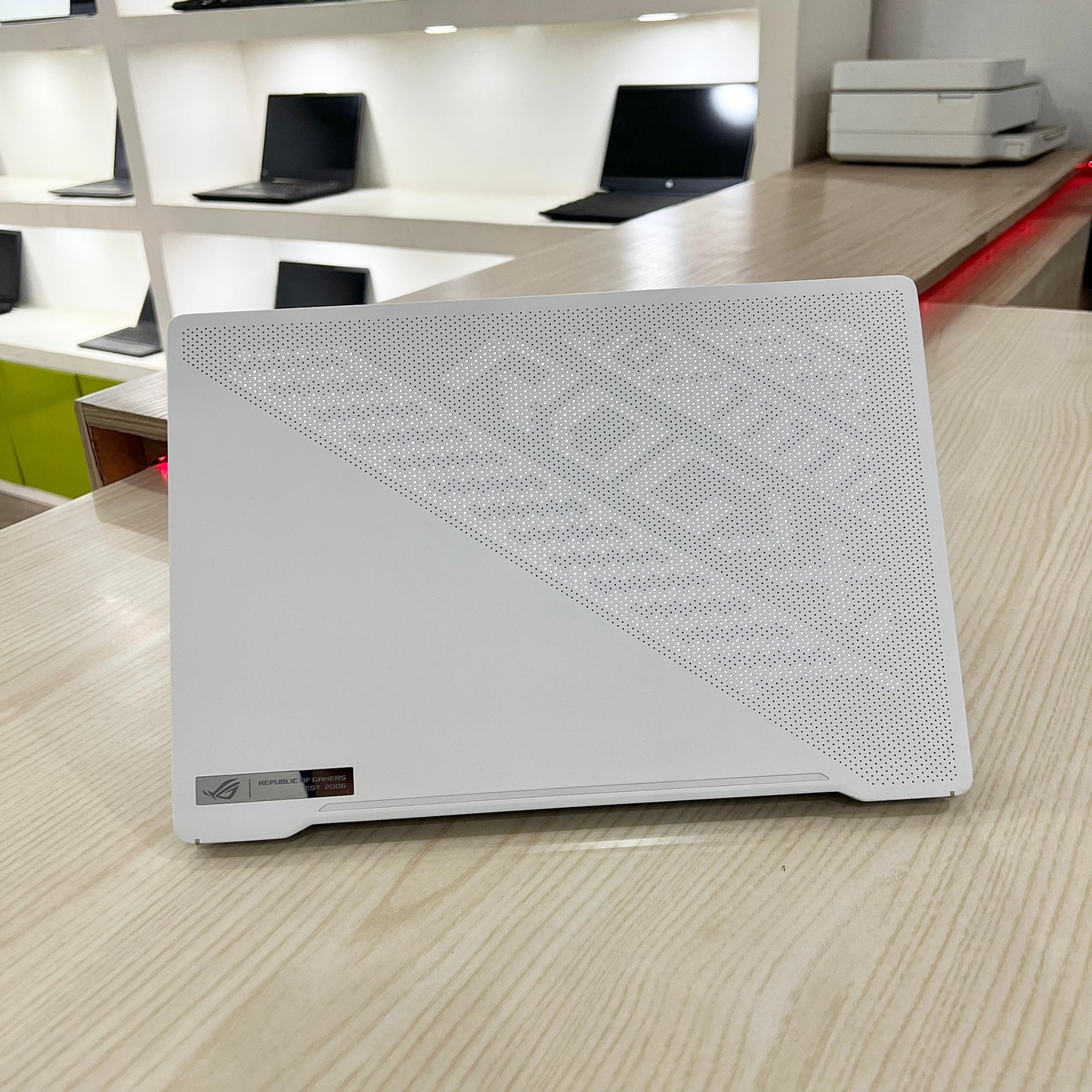 Gamer Asus Rog Zephyrus G14 GA401IU Amd Ryzen 7 4800HS (Core i7 10ème) Gén, GTX 1660 Ti 6Go dédiée, 16Go DDR4,  512Go SSD, 14" 120Hz