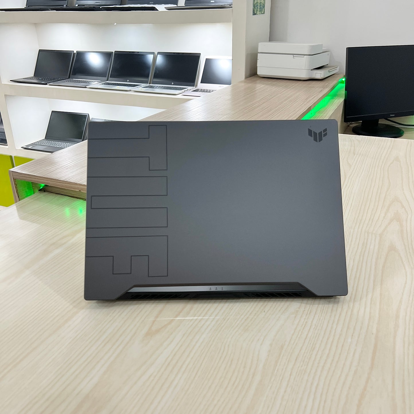 Gamer Asus TUF Dash F15  -  Core i5-11ème Génération - RTX 3070 8Go dédiée - 16Go DDR4 - 512Go SSD - 15,6" 144Hz