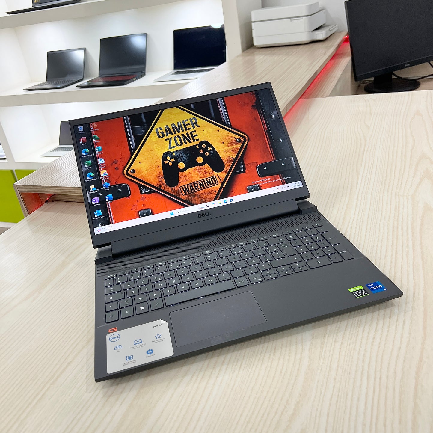 Gamer Dell G15 5511 - Core i7-11ème Génération - RTX 3060 6Go dédiée - 16Go DDR4 - 512Go SSD - 15,6" 120Hz