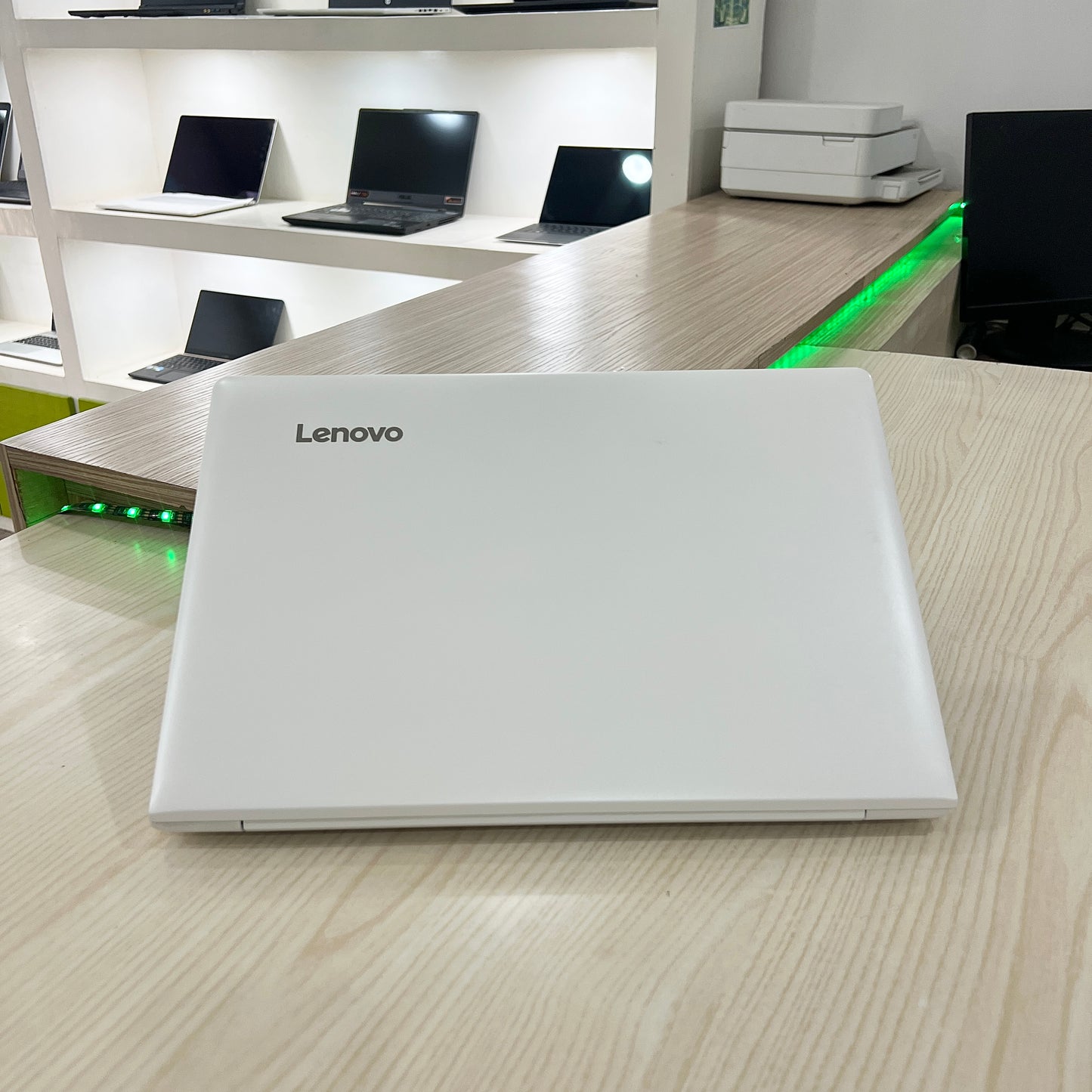 Mini Gamer Lenovo Ideapad-510-  Core i7-6ème Génération - GeForce 940MX 2Go dédiée - 08Go DDR4 - 256Go SSD - 15,6"