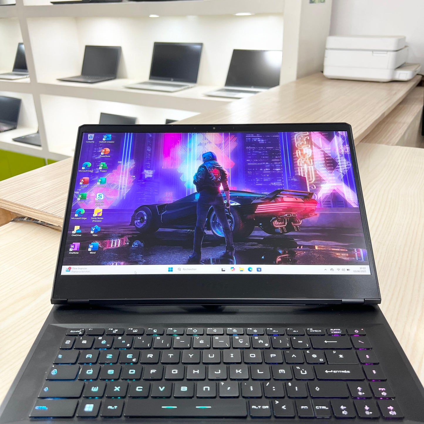 Gamer MSI GP66 Léopard 10UG
-  Core i7-10ème Génération - RTX 3070 8Go dédiée - 16Go DDR4 - 1 téra SSD - 15,6"FHD