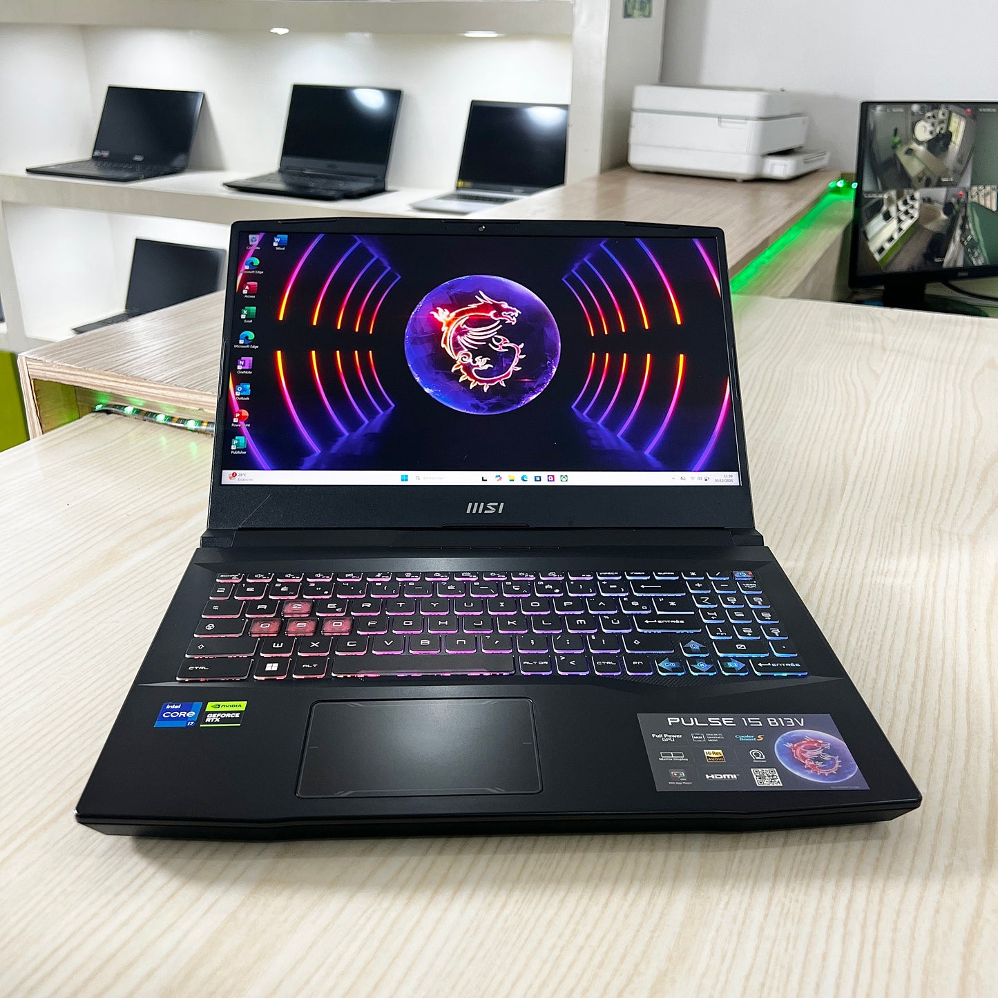 Gamer MSI PULSE 15 B13V
-  Core i7-13ème Génération - RTX 4070 8Go dédiée - 16Go DDR5 - 512Go SSD - 15,6"FHD 239Hz