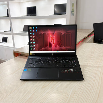 Gamer Acer Nitro V 15 - Core i5-13ème Génération - RTX 4050 6Go dédiée - 16Go DDR5 - 512Go SSD - 15,6" 144Hz