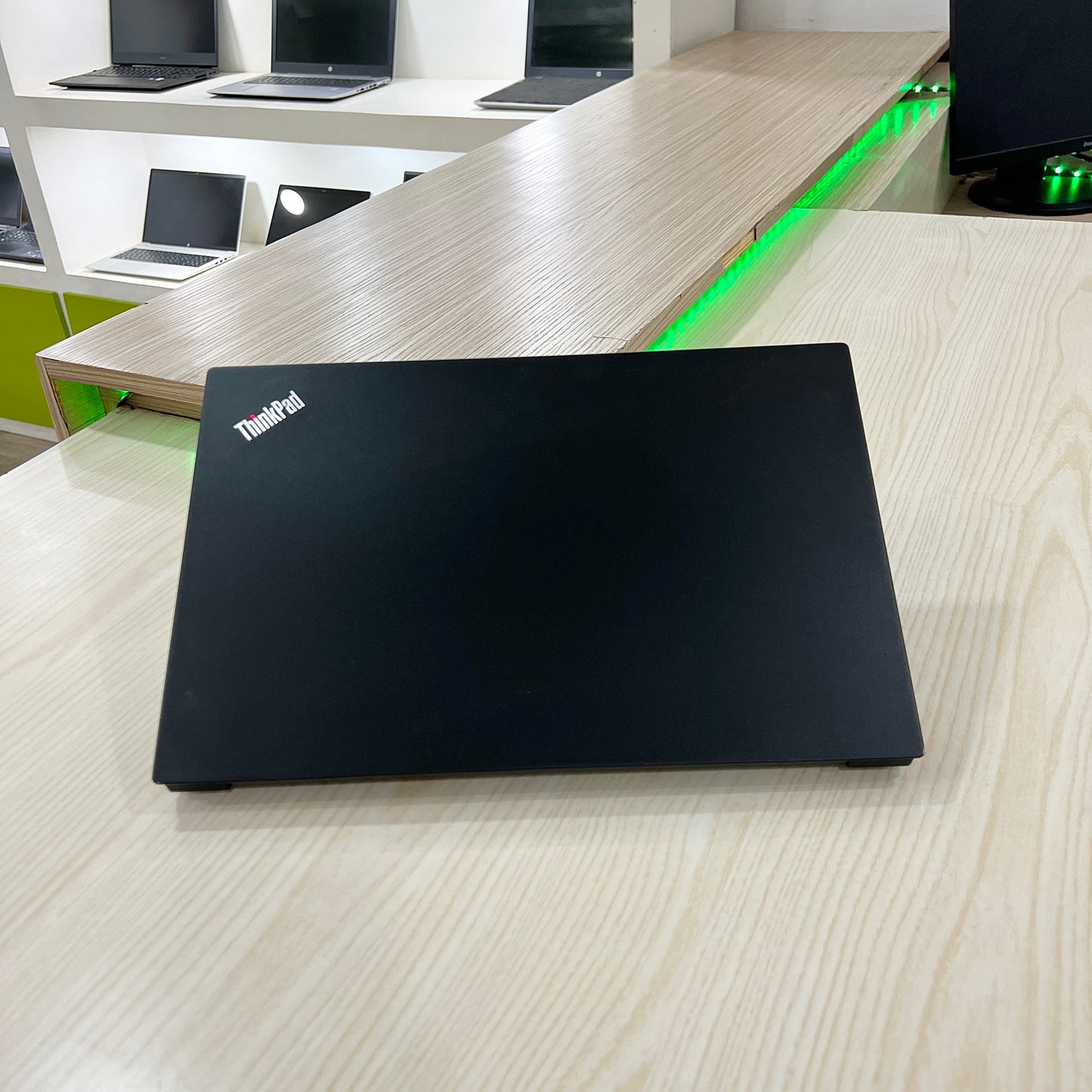 Lenovo ThinkPad E15 - Core i5-10ème génération - 256Go SSD - 08Go DDR4 - 15,6" FHD