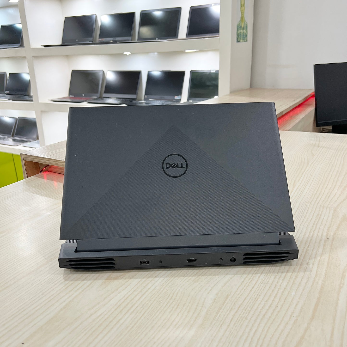 Gamer Dell G15 5510- Core i5-10ème Génération - GTX 1650 4Go dédiée - 08Go DDR4 - 256Go SSD - 15,6" 120Hz