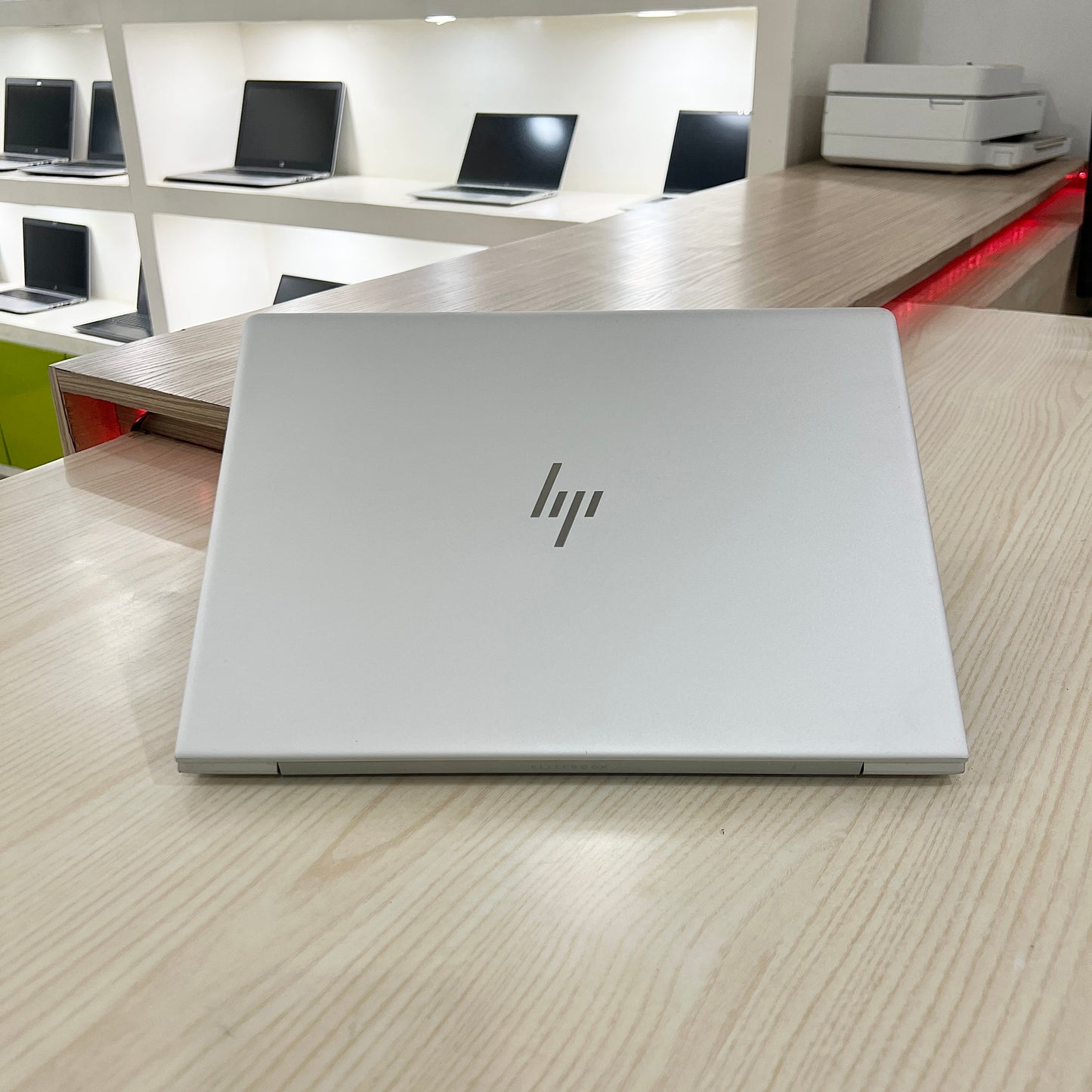 Hp elitebook 840 G5 - core i5-8ème génération- 256Go SSD - 08Go DDR4 - 14" FHD tactile