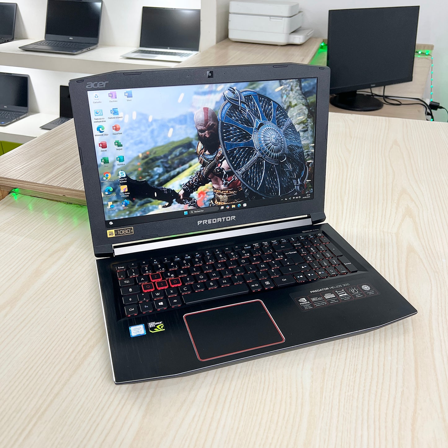 Gamer Acer Predator G3-572
 -  Core i7-7ème Génération - GTX 1060 6Go dédiée - 16Go DDR4 - 256Go SSD & 1 Téra HDD - 15,6" 144Hz