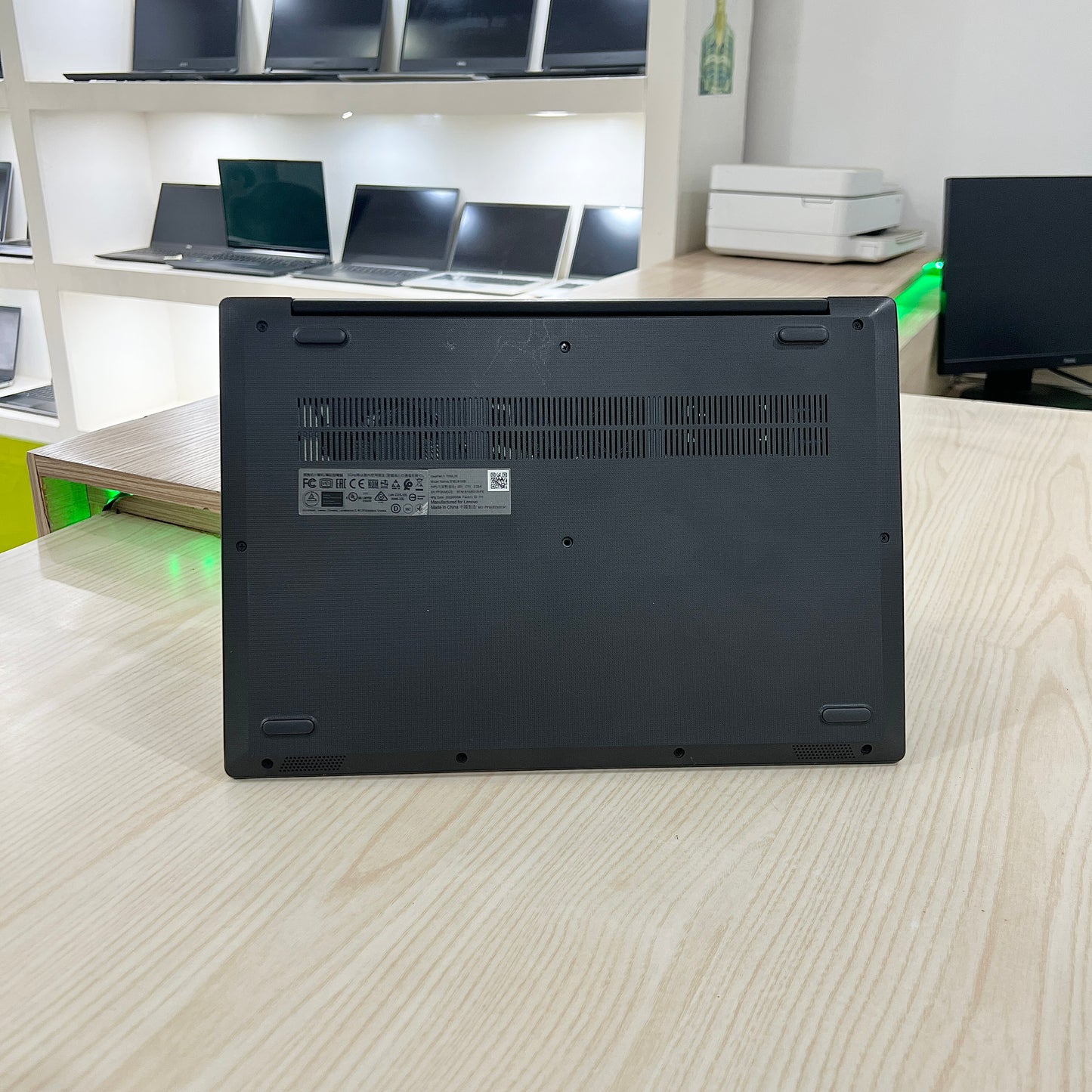 Lenovo 81WB  - core i3-10ème génération- 256Go SSD - 08Go DDR4 - 15,6" FHD