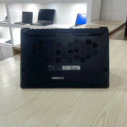 Asus TUF F17 FX706HC – i5 11ème génération / Nvidia GeForce RTX 3050 4Go dédiée/ 16Go RAM / 512Go SSD / ecran 17" FHD 144Hz