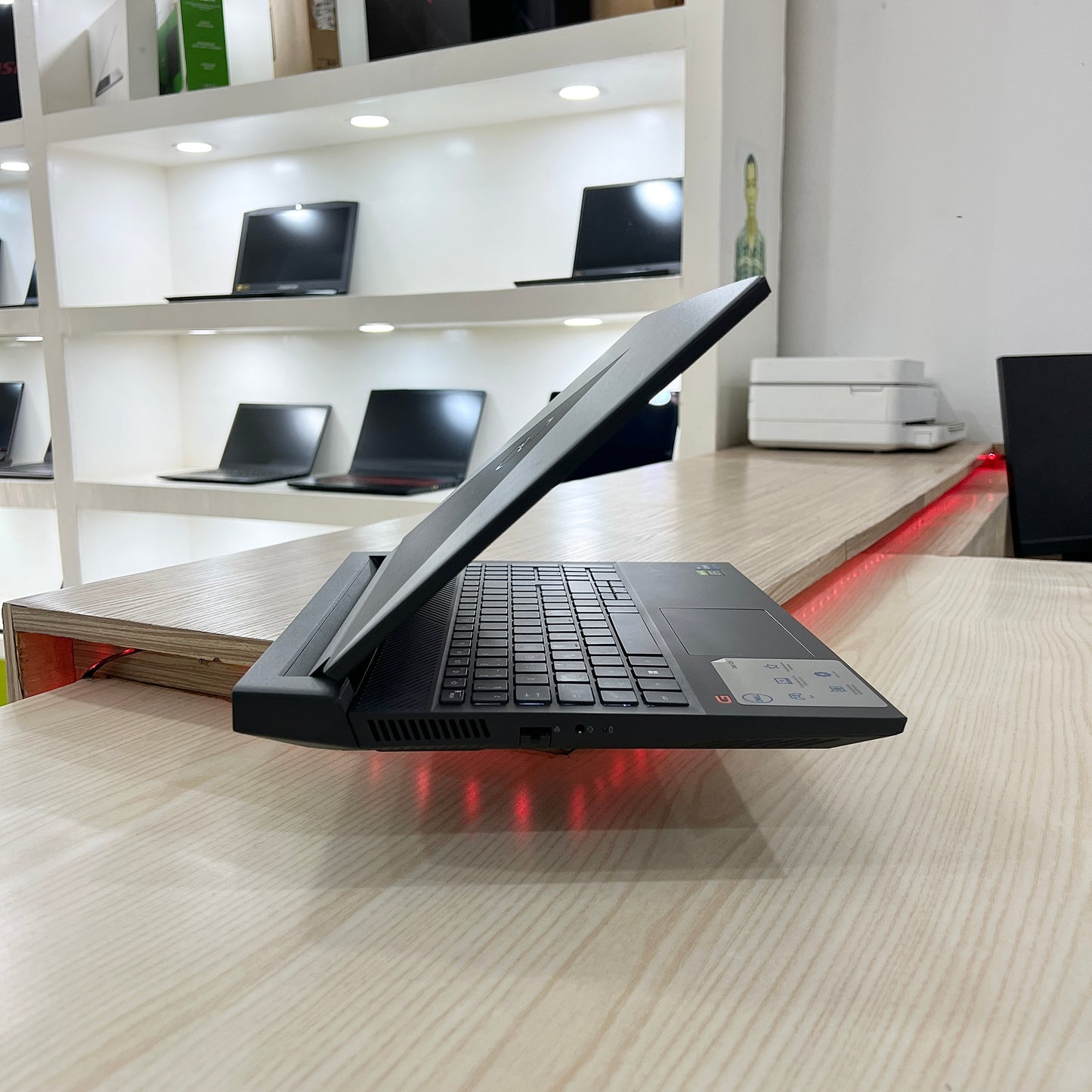 Gamer Dell G15 5511 - Core i7-11ème Génération - RTX 3060 6Go dédiée - 16Go DDR4 - 512Go SSD - 15,6" 120Hz