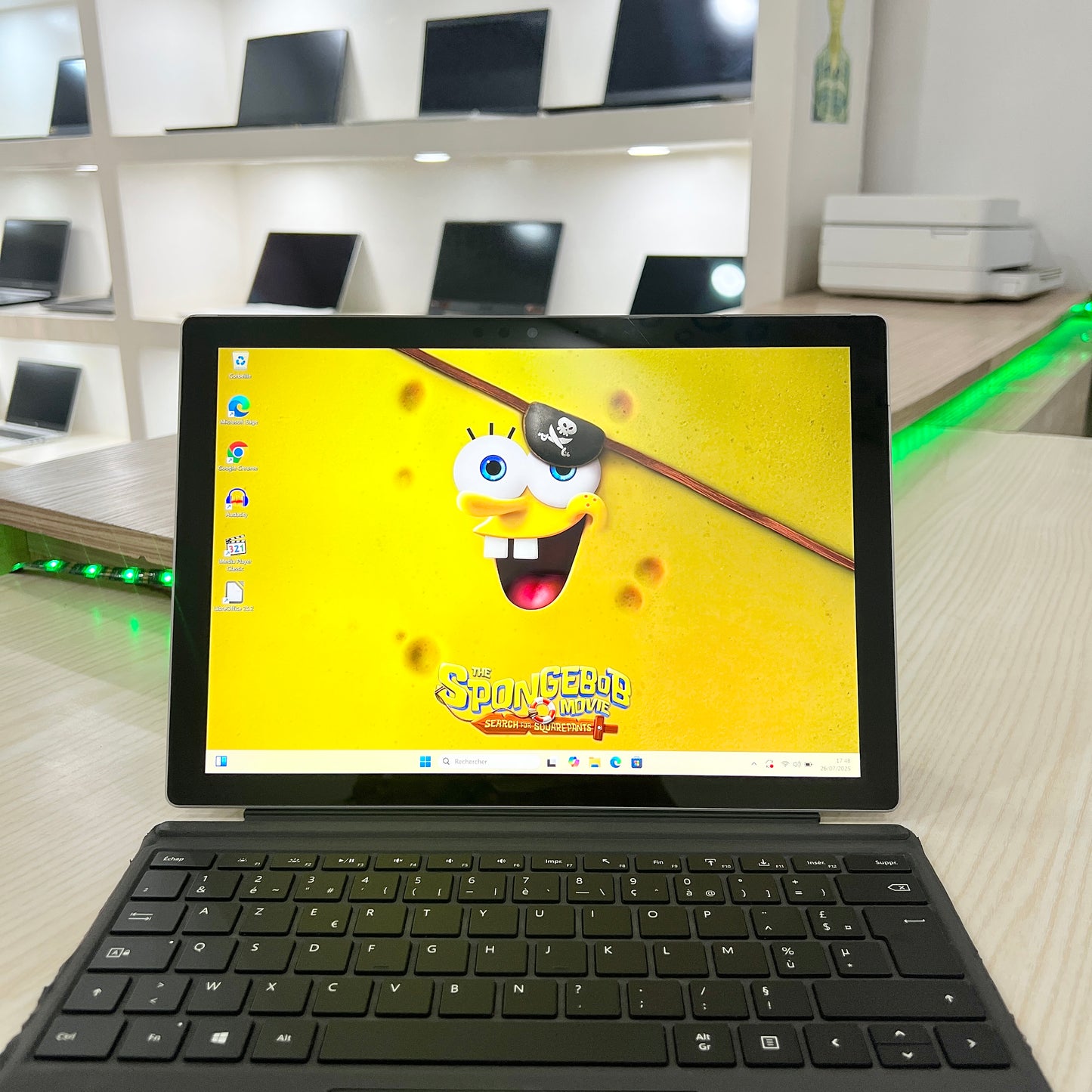 Microsoft Surface Pro - core i5-7ème - 08Go DDR4 - 256Go SSD - 13,3" tactile et détachable