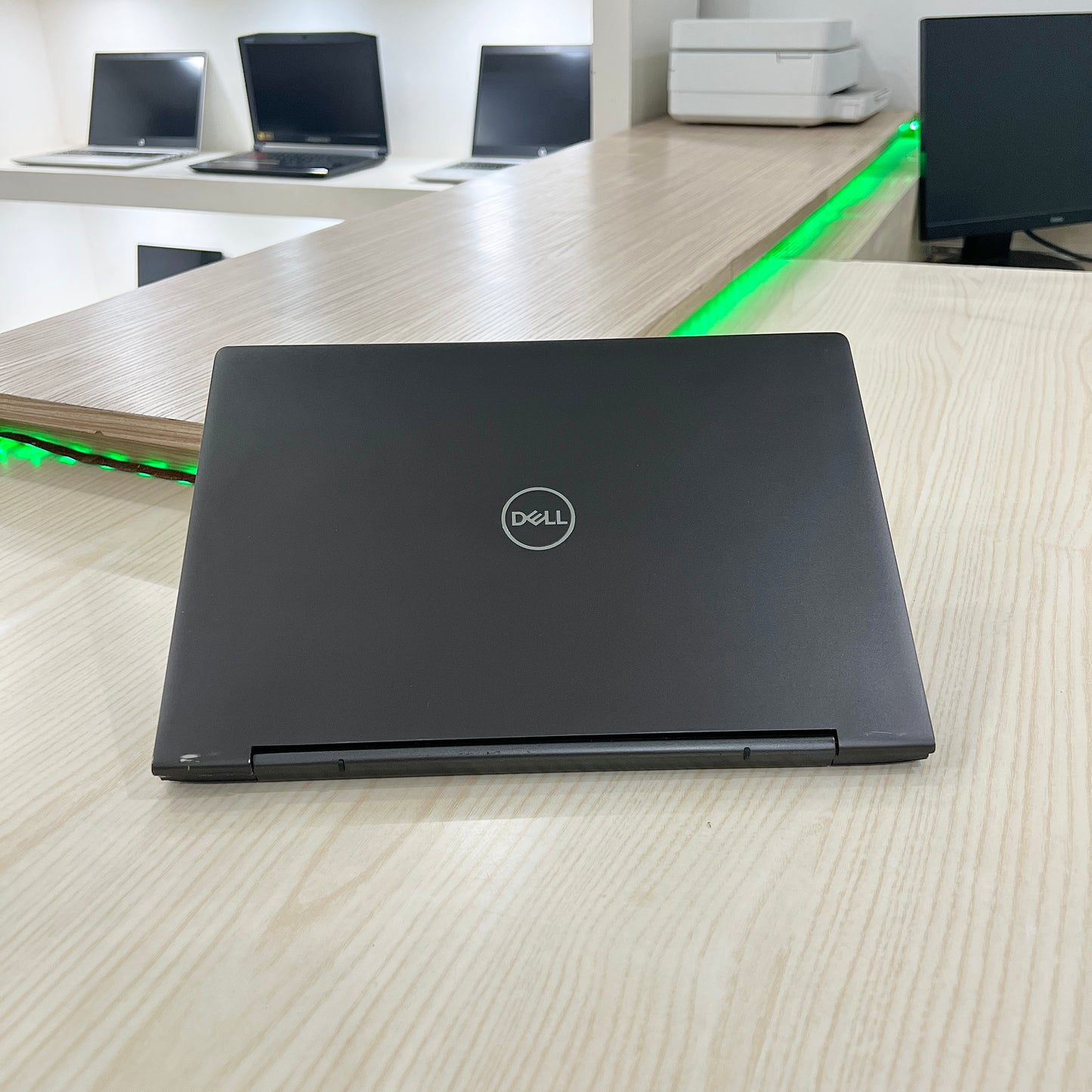 Dell Inspiron 7390 - Core i7-10ème - 16Go DDR4 - 256Go SSD - 14" FHD tactile