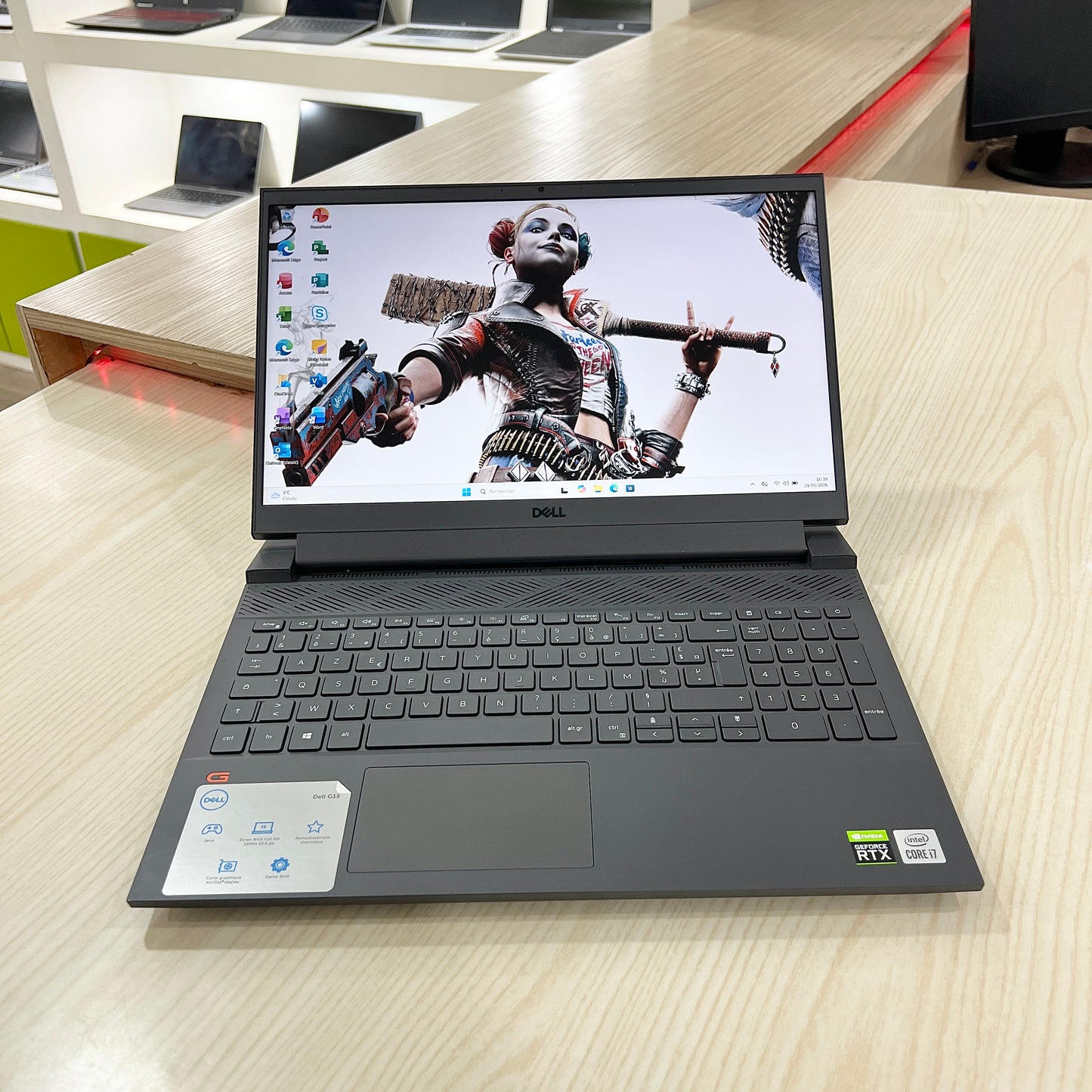 Gamer Dell G15 5510 - Core i7-10ème Génération - RTX 3060 6Go dédiée - 16Go DDR4 - 512Go SSD - 15,6" 120Hz