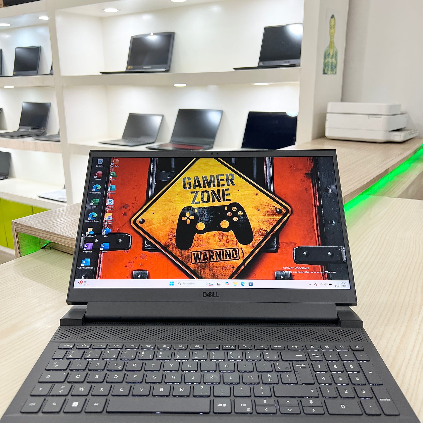 Gamer Dell G15 5511 - Core i7-11ème Génération - RTX 3060 6Go dédiée - 16Go DDR4 - 512Go SSD - 15,6" 120Hz