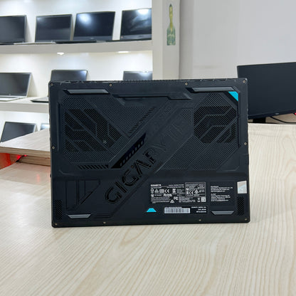 Gamer Gigabyte A16 CVH Core i7-13ème Génération RTX 5060 8Go, 16Go DDR5, 1 Téra SSD, 16" 165Hz