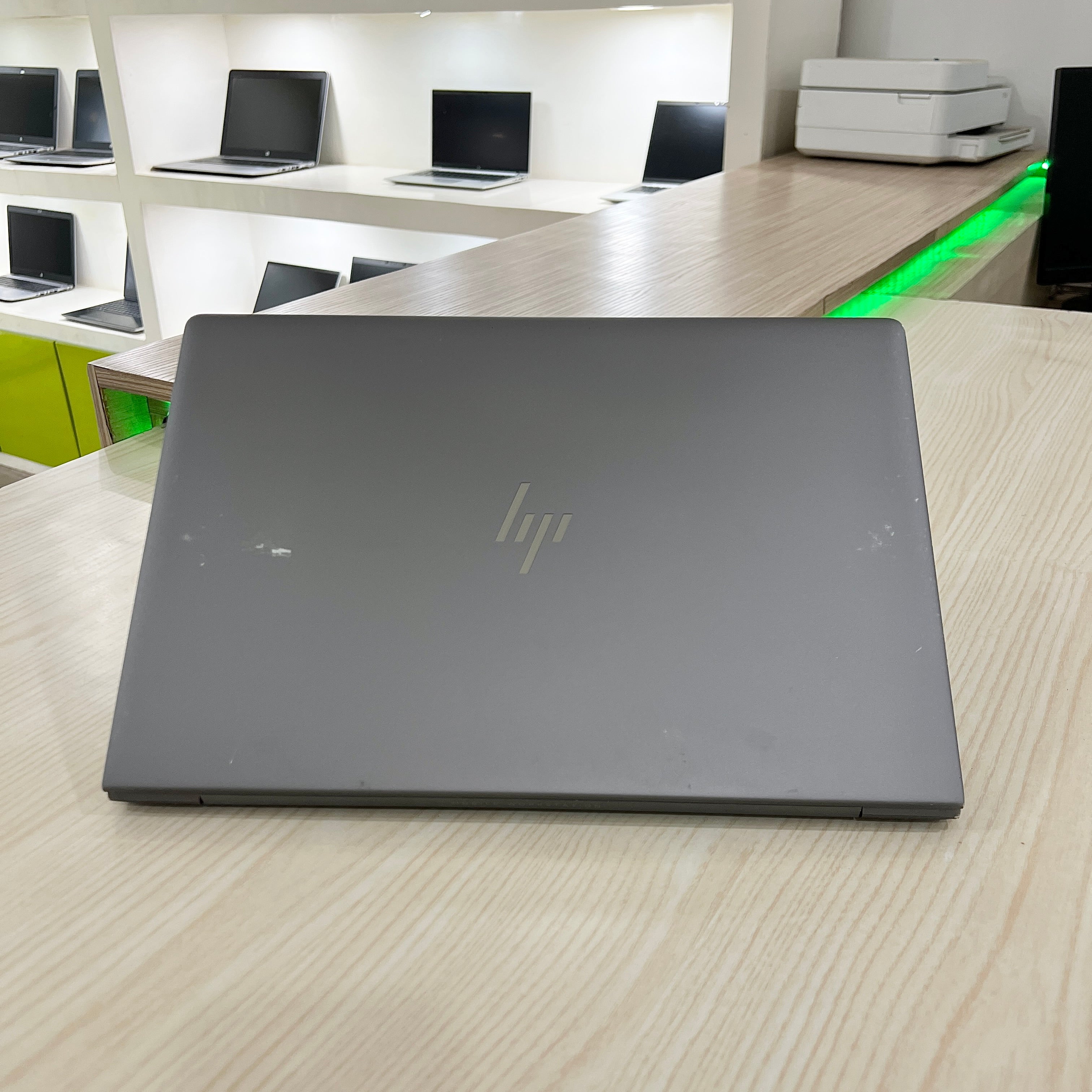 HP ZBook 15u G6  - Core i5-8ème génération, Amd Radeon WX3200, 08Go DDR4, 256Go SSD, 15,6