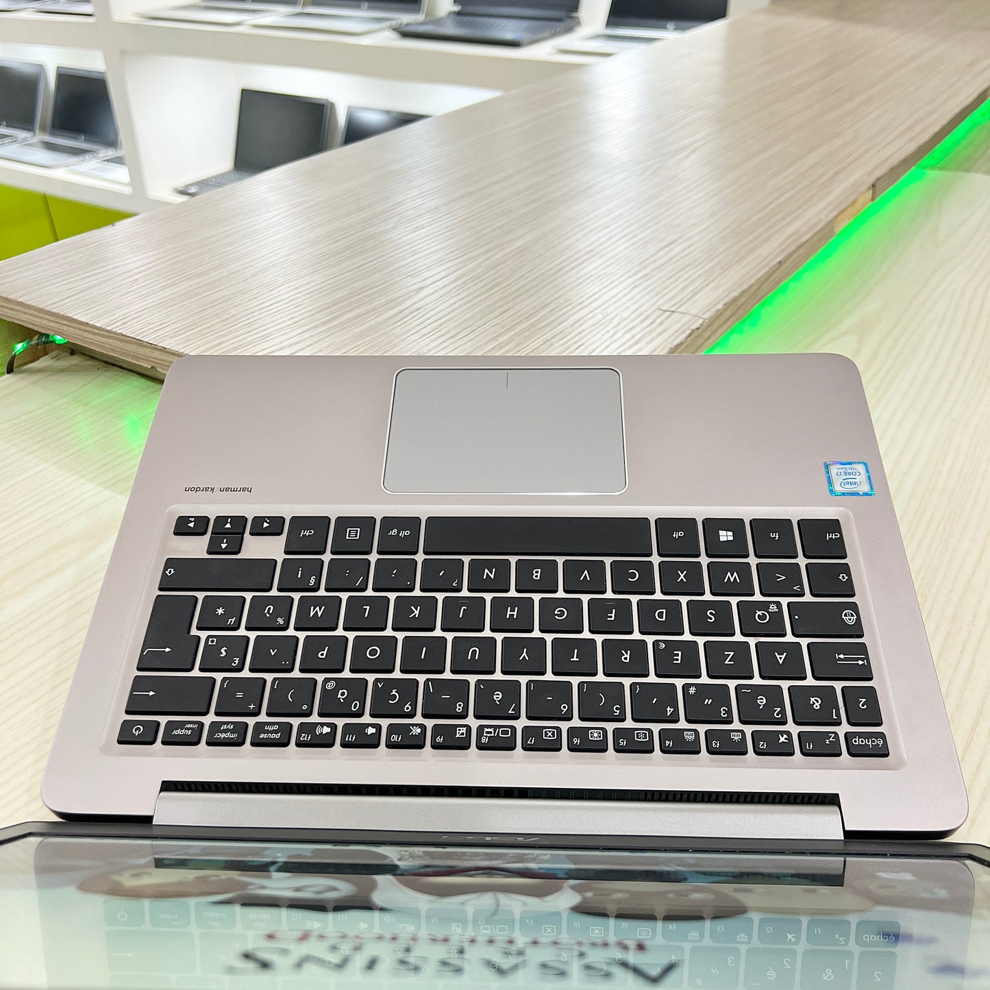 Asus UX310UAK-  Core i7-7ème Génération - 08Go DDR4 - 256Go SSD - 13,3" FHD