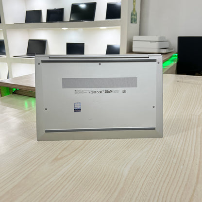 Hp elitebook 830 G7 - core i5-10ème génération- 256Go SSD - 08Go DDR4 - 13,3" FHD