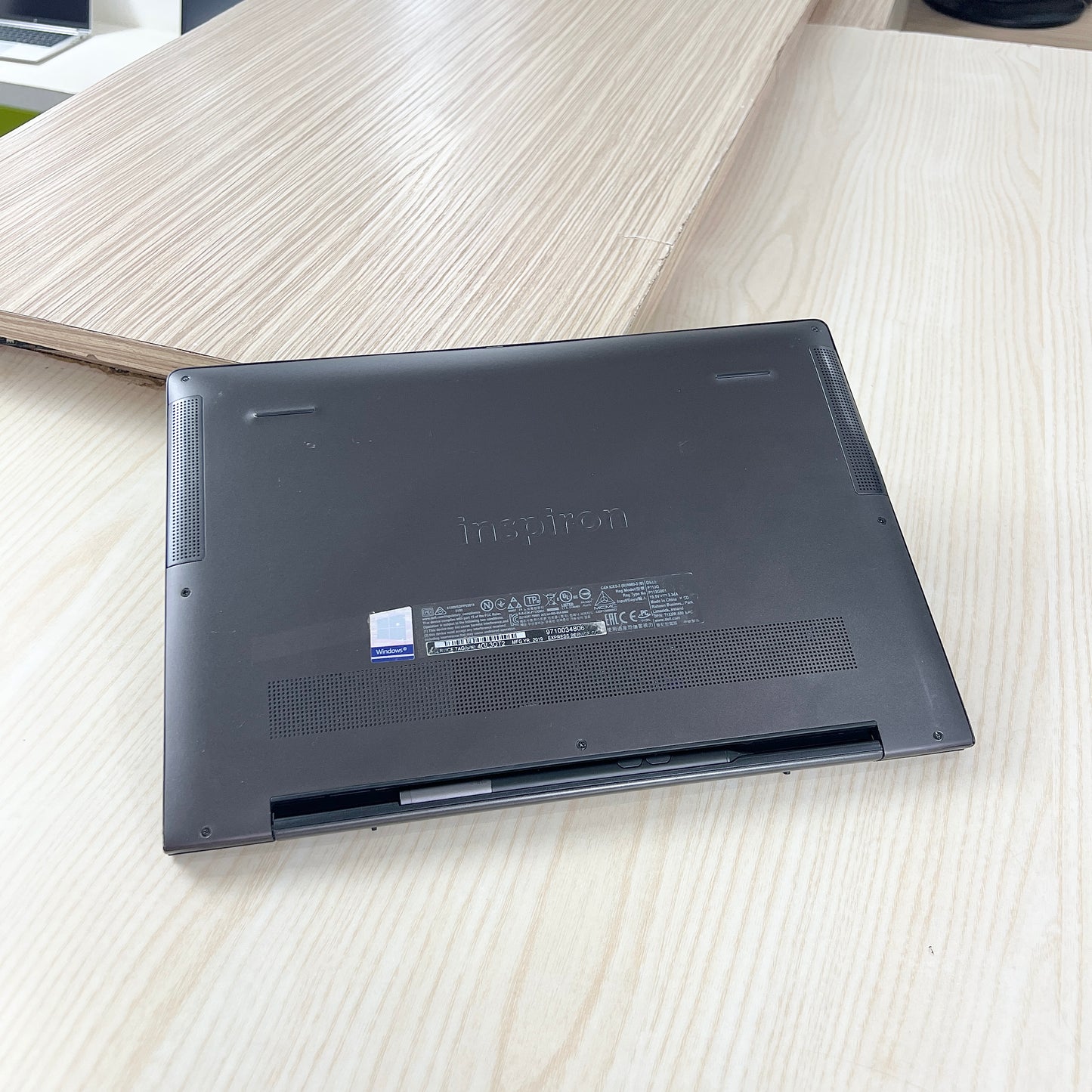 Dell Inspiron 7390 - Core i7-10ème - 16Go DDR4 - 256Go SSD - 14" FHD tactile