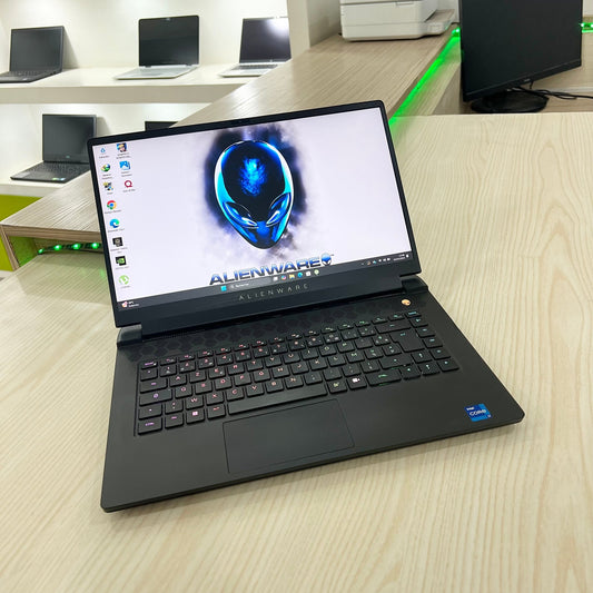 Gamer Alienware M15 R7 
-  Core i7-12ème Génération - RTX 3060 6Go dédiée - 16Go DDR4 - 512Go SSD - 15,6" 165Hz