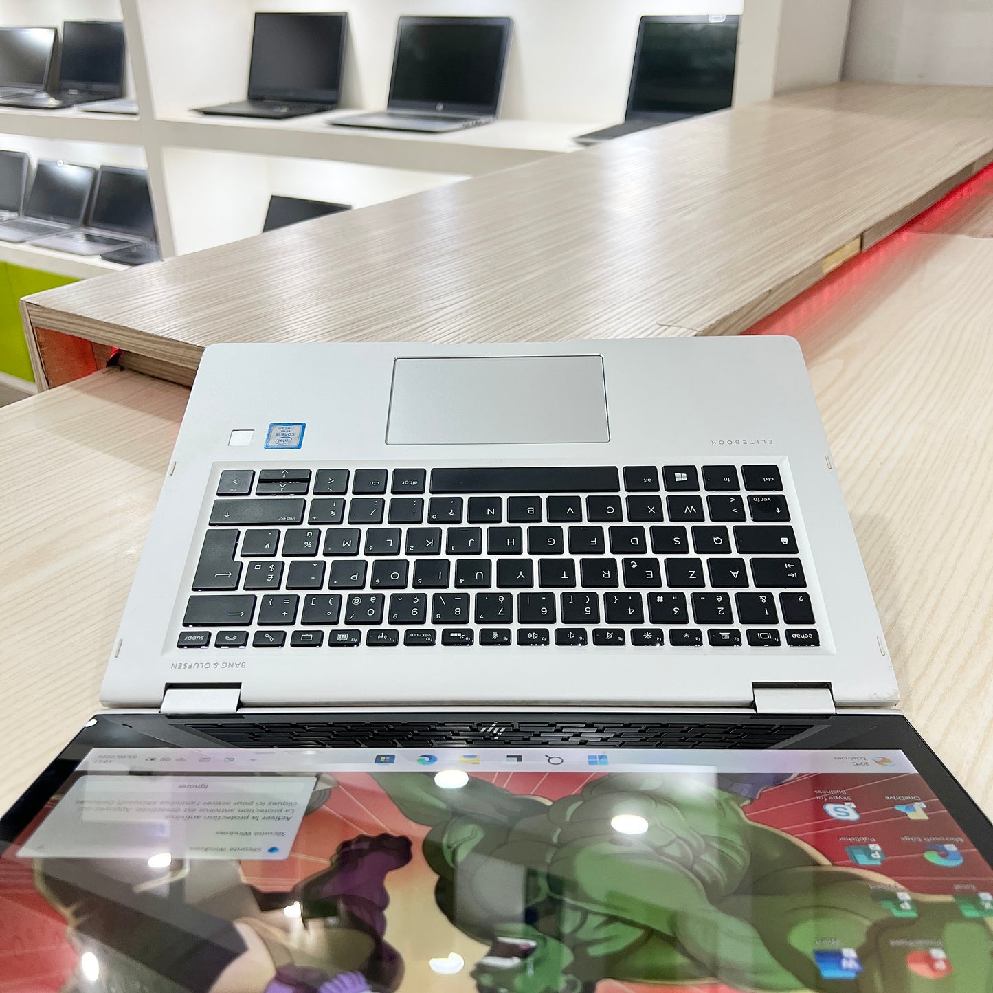 HP EliteBook x360 1030 G2 - Core i5-7ème - 08Go DDR4 - 512Go SSD - 13,3" FHD Tactile & pliable à 360°