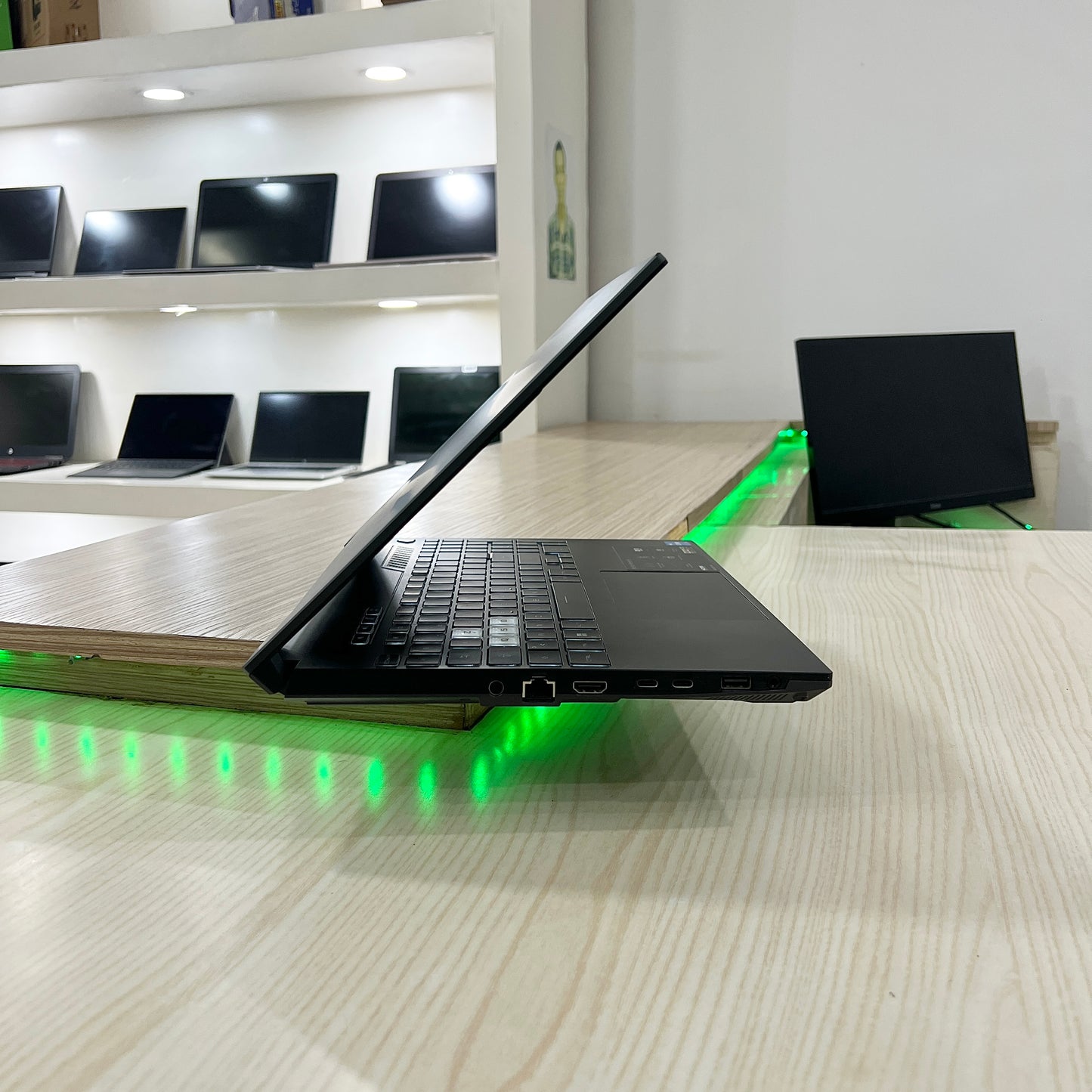 Gamer Asus TUF F15 FX507ZC4   -  Core i5-12ème Génération - RTX 3050 4Go dédiée - 16Go DDR4 - 512Go SSD - 15,6"FHD 144Hz