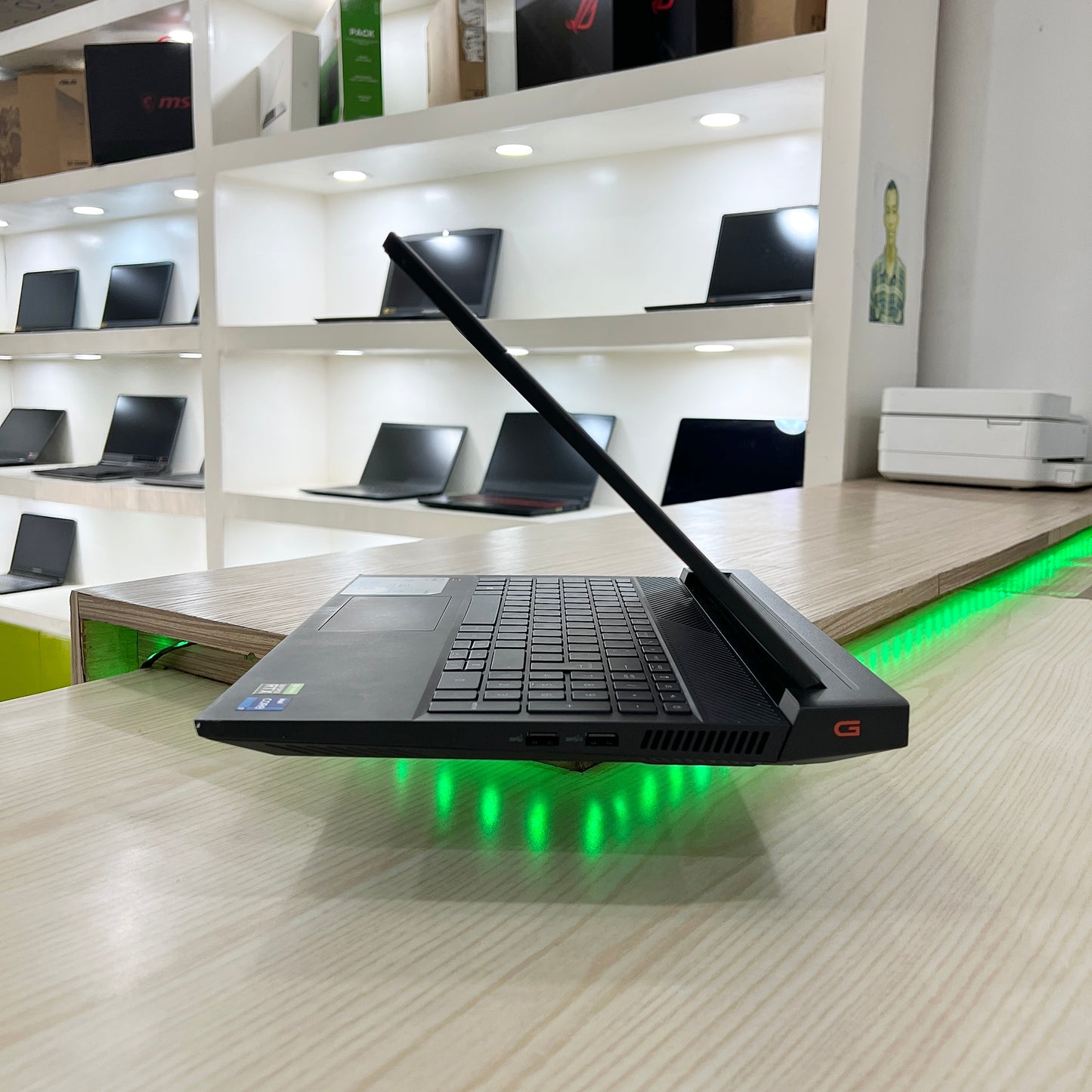 Gamer Dell G15 5511 - Core i7-11ème Génération - RTX 3060 6Go dédiée - 16Go DDR4 - 512Go SSD - 15,6" 120Hz