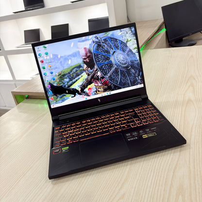 Gamer Acer Nitro V 16 - Amd Ryzen 7 8845HS (Core i7-13ème génération) - NVIDIA GeForce RTX 4060 8Go dédiée - 16Go DDR5 - 1 Téra SSD - 16" FHD 165Hz