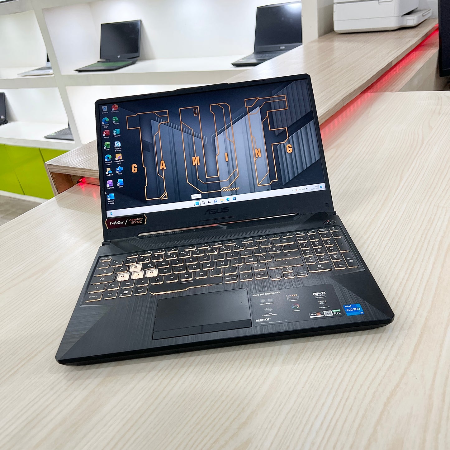 Gamer Asus TUF F15 FX506HCB   -  Core i5-11ème Génération - RTX 3050 4Go dédiée - 08Go DDR4 - 512Go SSD - 15,6"FHD 144Hz