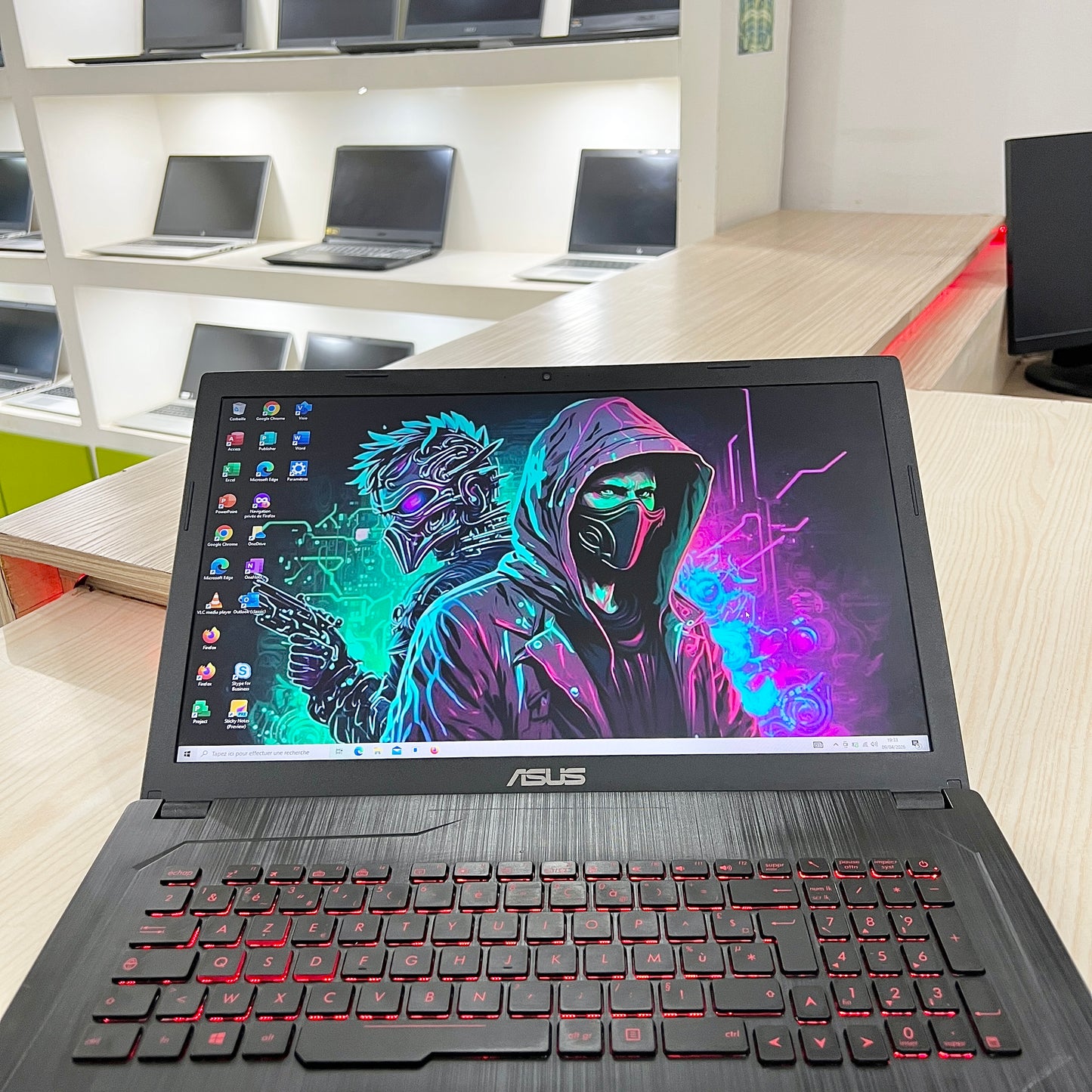 Gamer Asus GL753VD-  Core i5-7ème Génération - NVIDIA GeForce GTX 1050 4Go dédiée - 16Go DDR4 - 128Go SSD & 1 téra HDD - 15,6" FHD