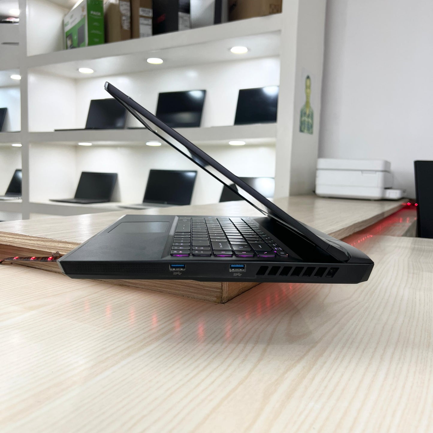 Gamer MSI GP66 Léopard 10UG
-  Core i7-10ème Génération - RTX 3070 8Go dédiée - 16Go DDR4 - 1 téra SSD - 15,6"FHD