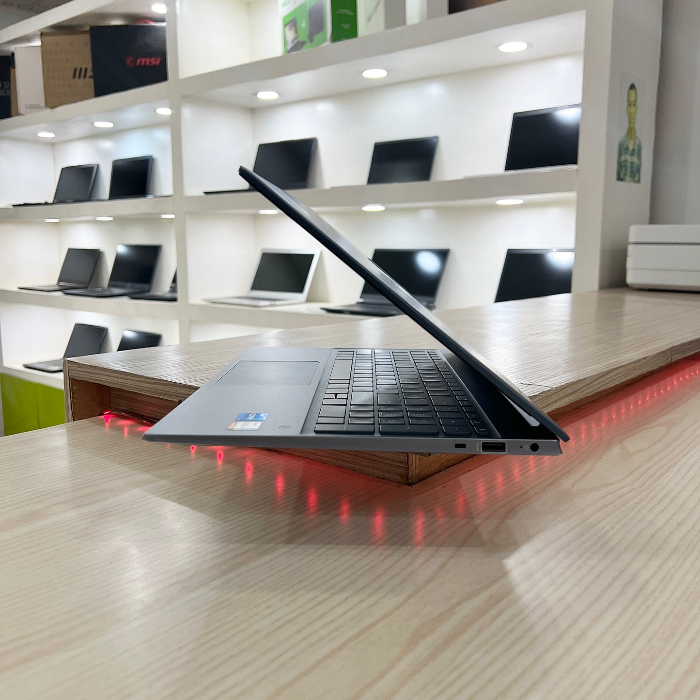 Hp pavilion laptop 15-eg2xxx
 - Core i5-12ème génération - 512Go SSD - 16Go DDR4 - 15,6" FHD