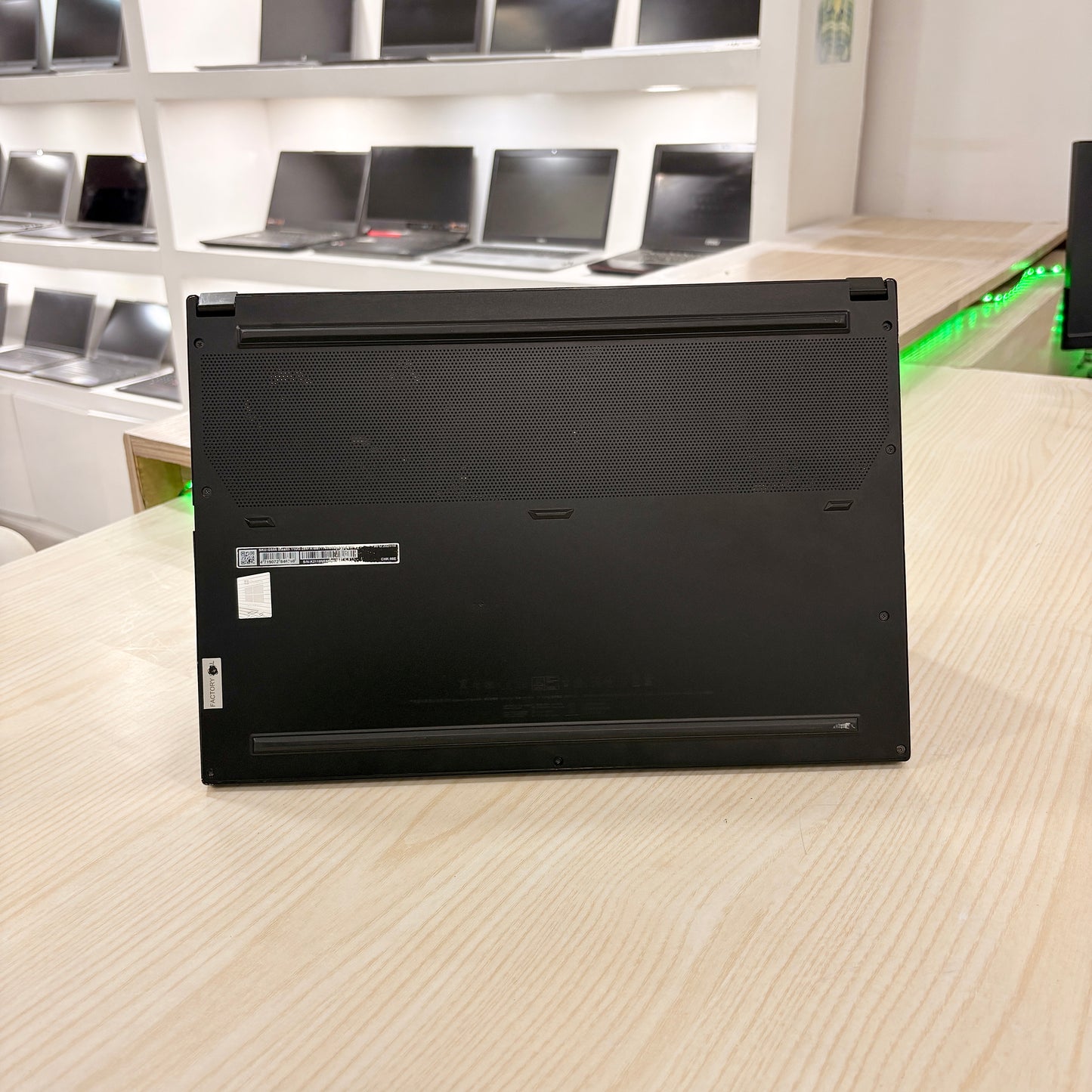 Gamer MSI GS66 Stealth 11UG
 /Core i7 -11th / 16Go/ 512Gp SSD/ 15,6" 165Hz