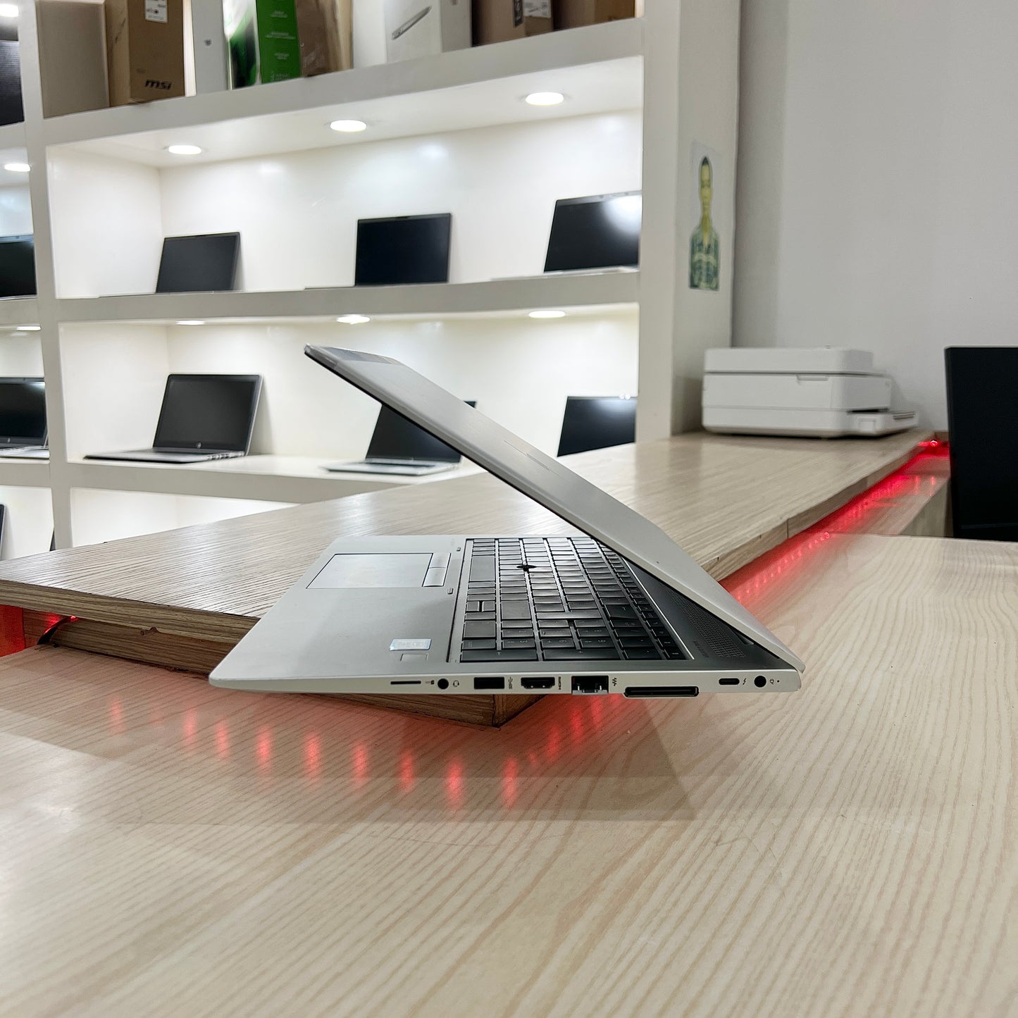 Mini Gamer Hp Elitebook 850 G5-  Core i7-7ème Génération - 08Go DDR4 - 256Go SSD - 15,6" FHD