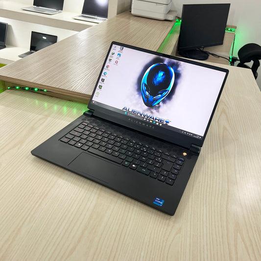 Gamer Alienware M15 R7 
-  Core i7-12ème Génération - RTX 3060 6Go dédiée - 16Go DDR4 - 512Go SSD - 15,6" 165Hz